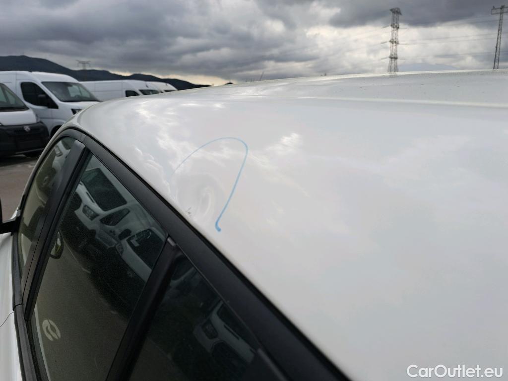  Toyota  C-HR TOYOTA  / 2019 / 5P / todoterreno 1.8 125H Active #36