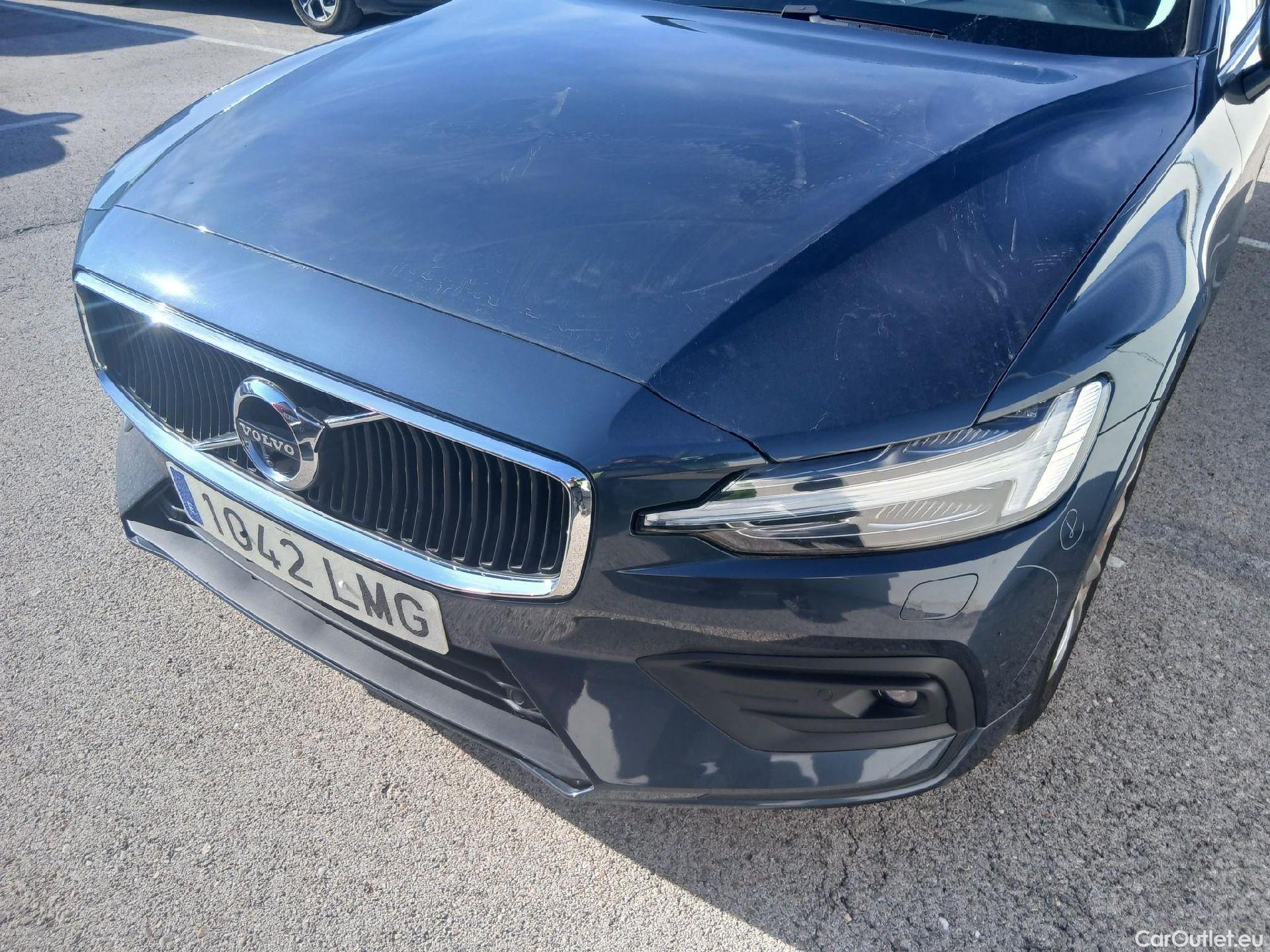  Volvo  V60 VOLVO  / 2018 / 5P / familiar 2.0 B4 (D) Momentum Pro Auto #5