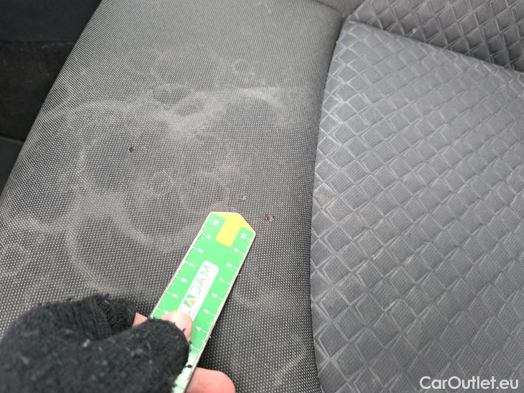  Toyota  C-HR TOYOTA  / 2019 / 5P / todoterreno 1.8 125H Active #32