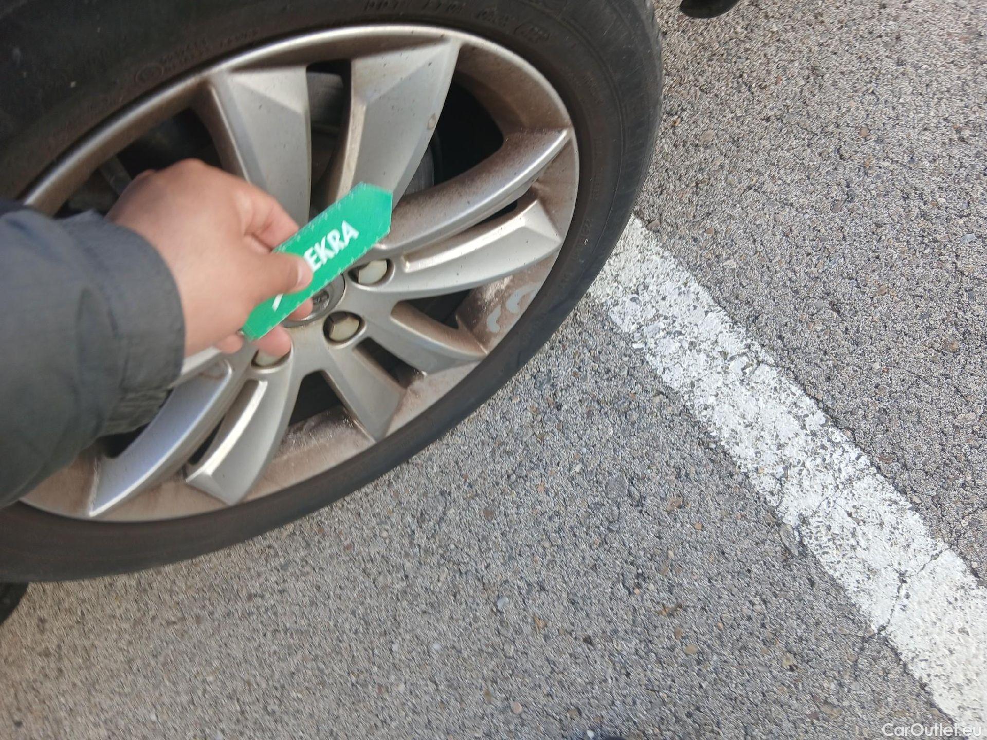  Volvo  V60 VOLVO  / 2018 / 5P / familiar 2.0 B4 (D) Momentum Pro Auto #17