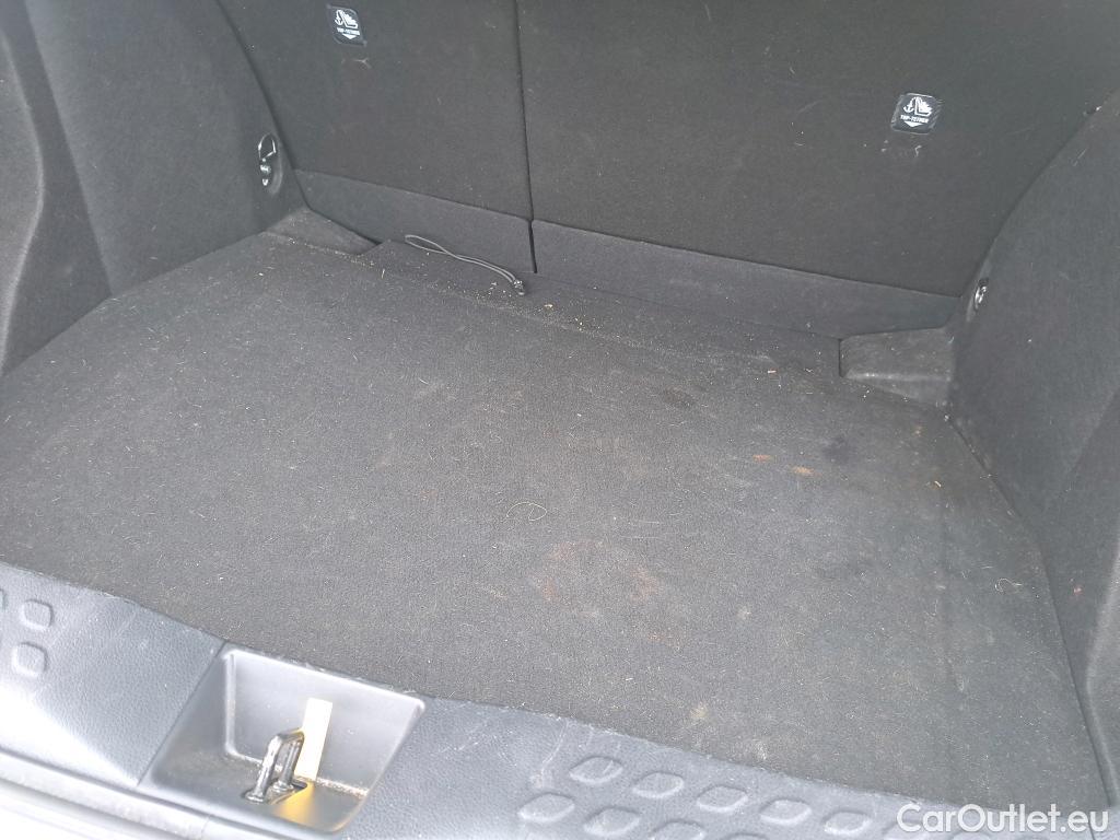  Toyota  C-HR TOYOTA  / 2019 / 5P / todoterreno 1.8 125H Active #38