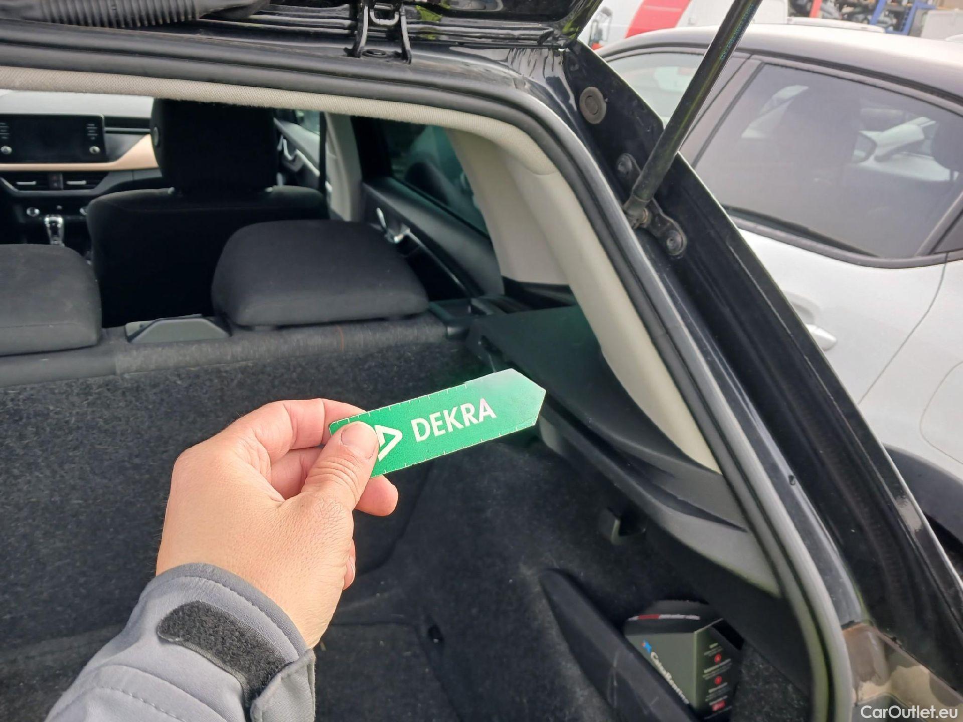  Skoda  KAMIQ SKODA  / 2019 / 5P / todoterreno 1.0 TSI 81kW (110CV) DSG Sport #18