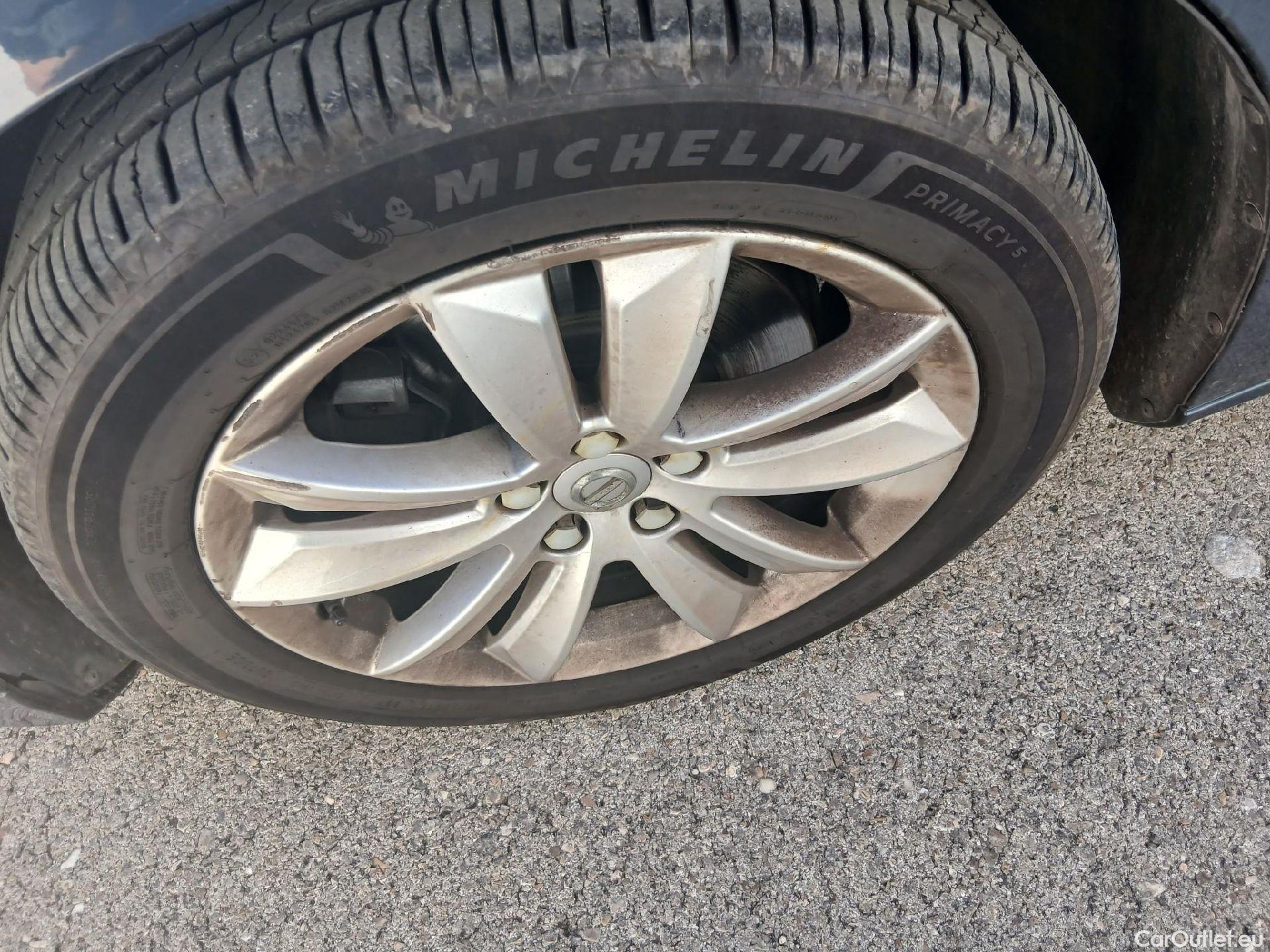  Volvo  V60 VOLVO  / 2018 / 5P / familiar 2.0 B4 (D) Momentum Pro Auto #11