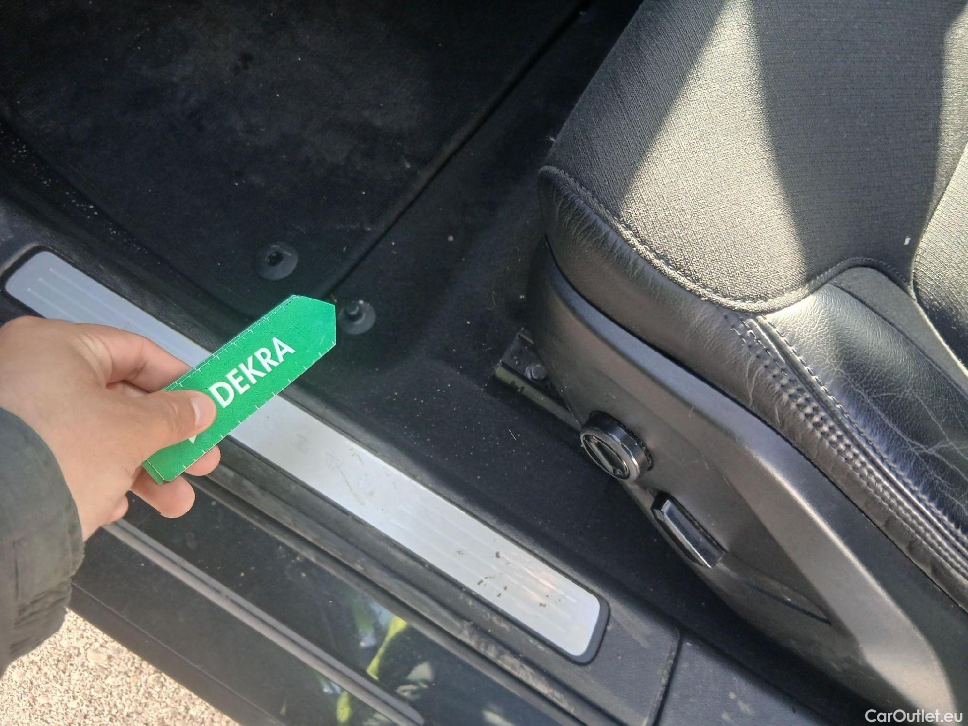  Volvo  V60 VOLVO  / 2018 / 5P / familiar 2.0 B4 (D) Momentum Pro Auto #2