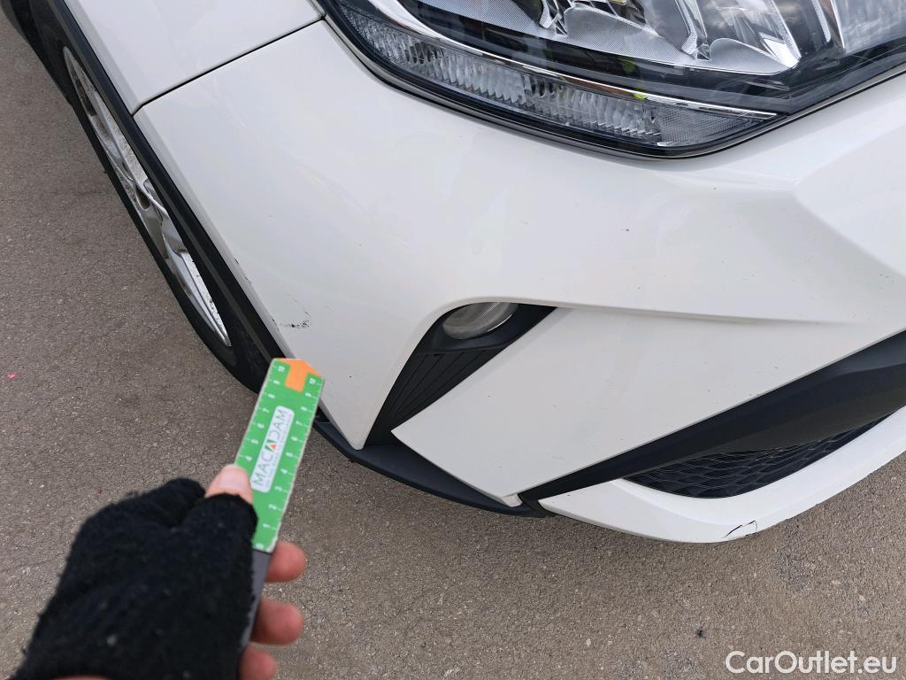  Toyota  C-HR TOYOTA  / 2019 / 5P / todoterreno 1.8 125H Active #61