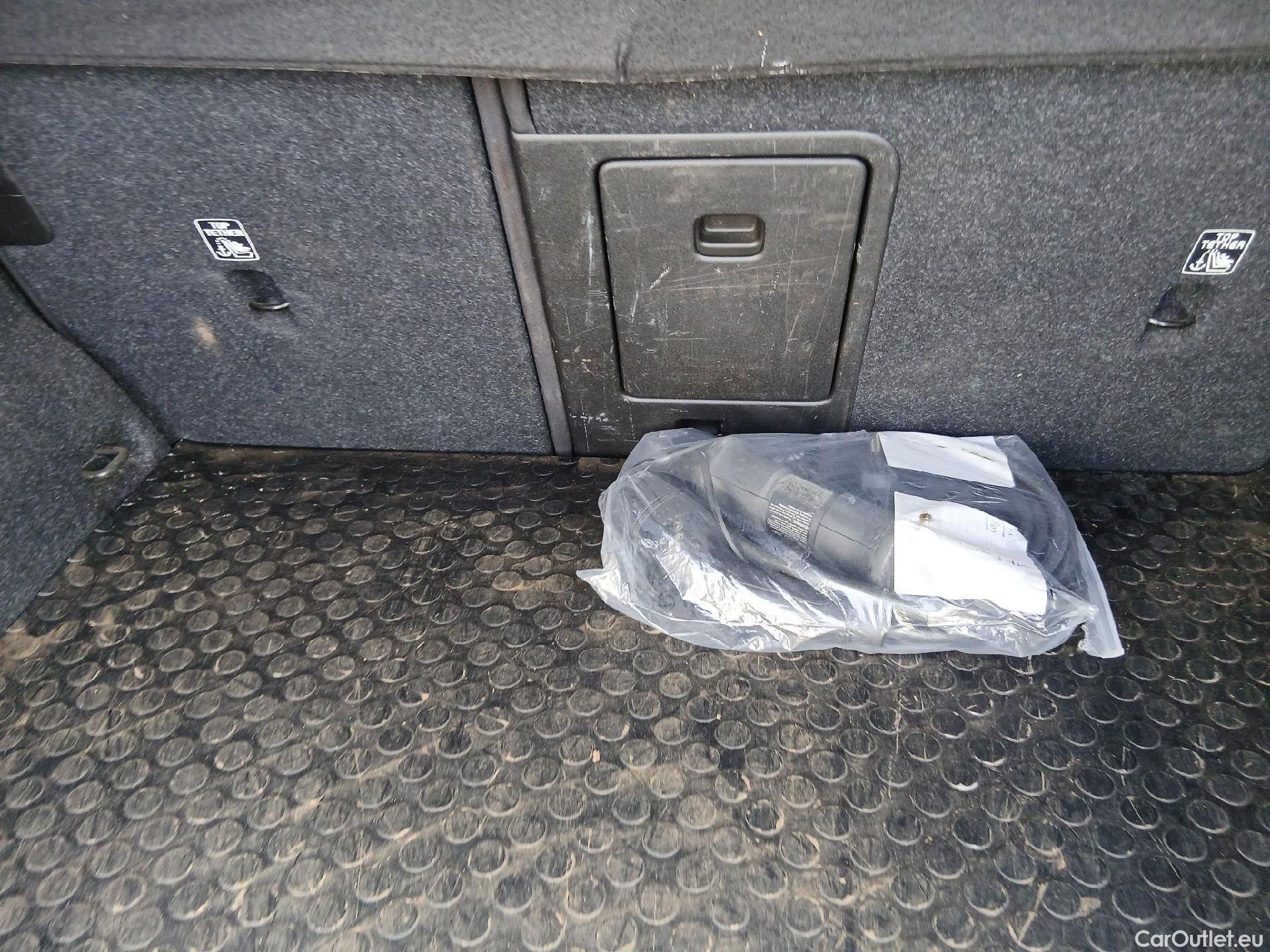  Volvo  XC 40 VOLVO XC40 / 2017 / 5P / todoterreno 1.5 T4 Twin Recharge Inscription Ex Auto #26