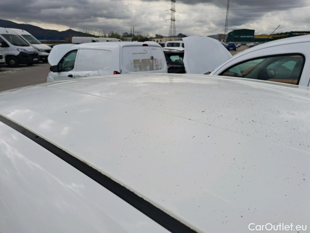  Toyota  C-HR TOYOTA  / 2019 / 5P / todoterreno 1.8 125H Active #9