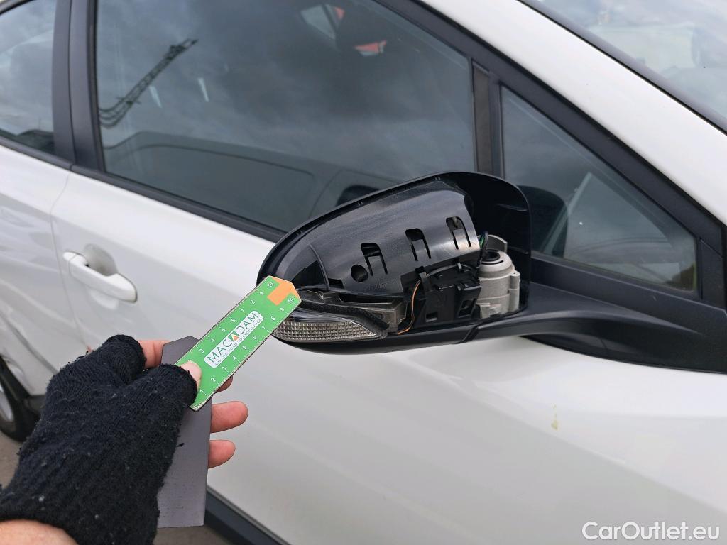  Toyota  C-HR TOYOTA  / 2019 / 5P / todoterreno 1.8 125H Active #55