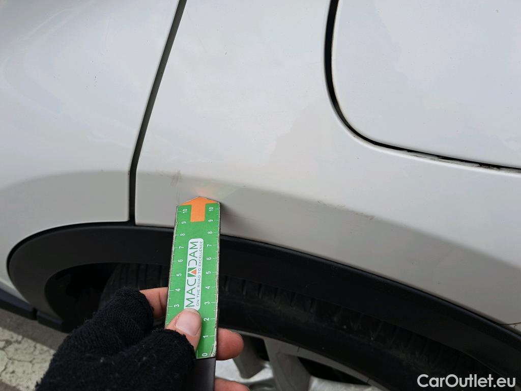  Toyota  C-HR TOYOTA  / 2019 / 5P / todoterreno 1.8 125H Active #26