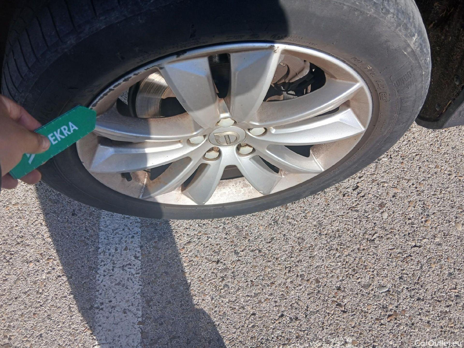  Volvo  V60 VOLVO  / 2018 / 5P / familiar 2.0 B4 (D) Momentum Pro Auto #19