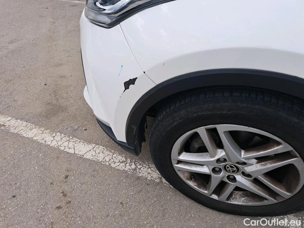  Toyota  C-HR TOYOTA  / 2019 / 5P / todoterreno 1.8 125H Active #70