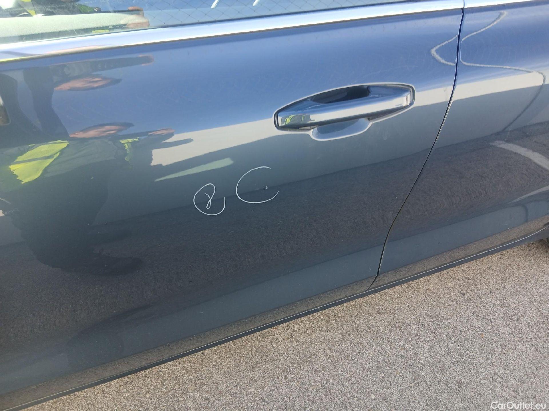  Volvo  V60 VOLVO  / 2018 / 5P / familiar 2.0 B4 (D) Momentum Pro Auto #13