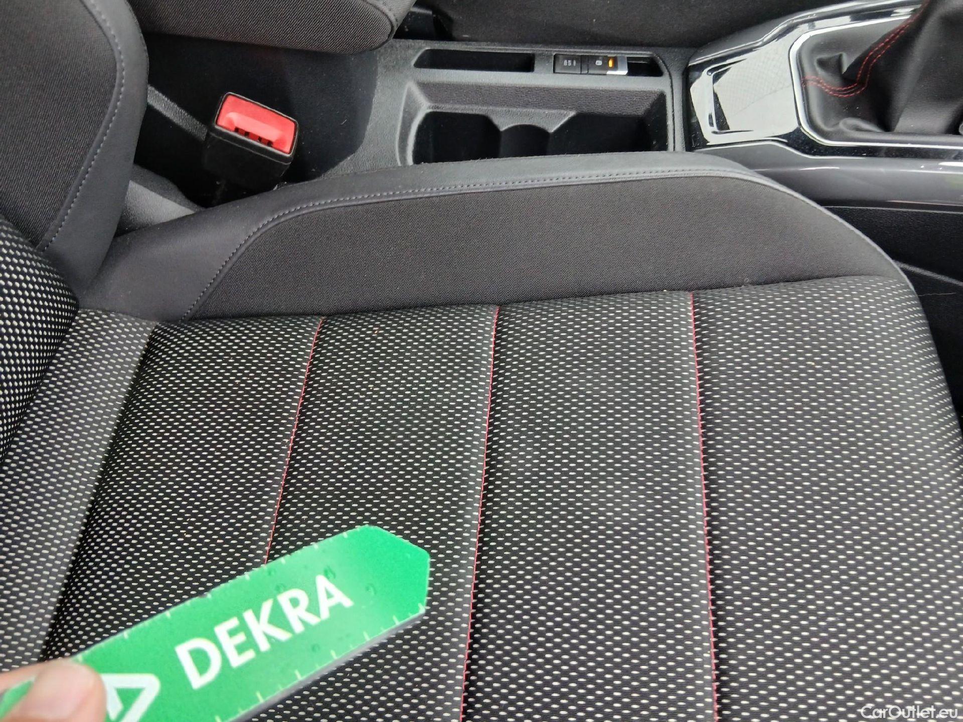  Volkswagen  T-ROC VOLKSWAGEN  / 2017 / 5P / todoterreno Sport 1.5 TSI 110kW (150CV) #28