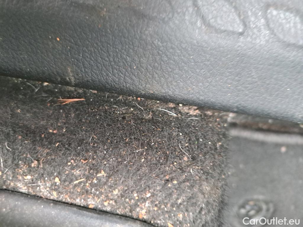  Toyota  C-HR TOYOTA  / 2019 / 5P / todoterreno 1.8 125H Active #34