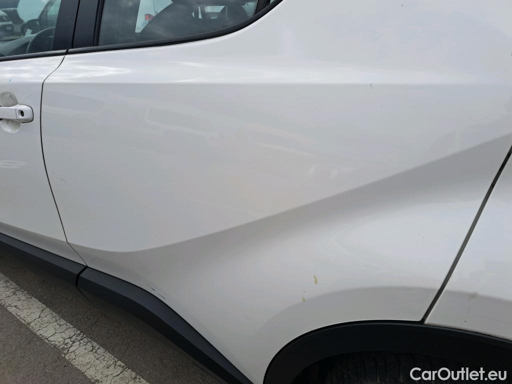  Toyota  C-HR TOYOTA  / 2019 / 5P / todoterreno 1.8 125H Active #64