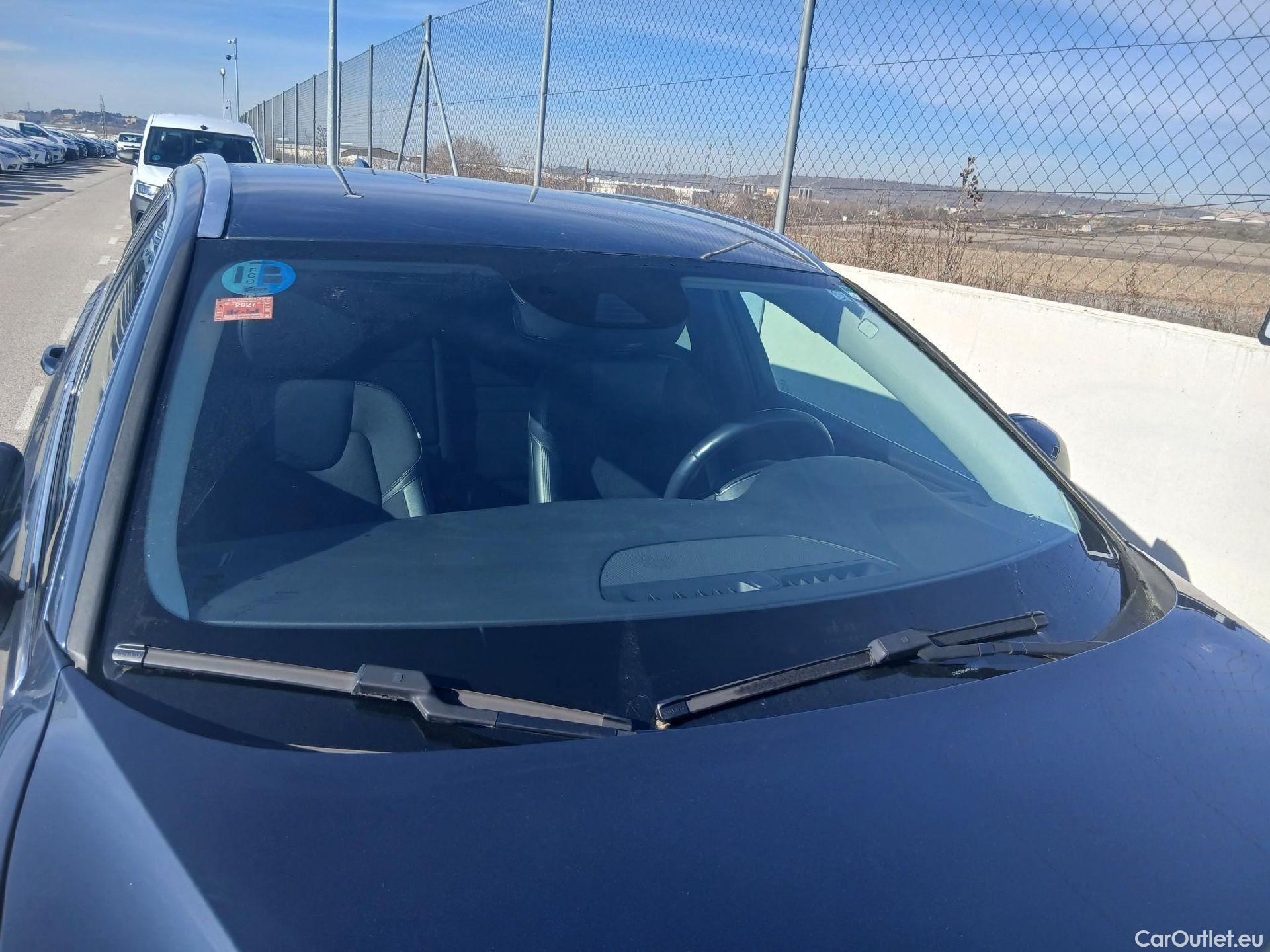  Volvo  V60 VOLVO  / 2018 / 5P / familiar 2.0 B4 (D) Momentum Pro Auto #7