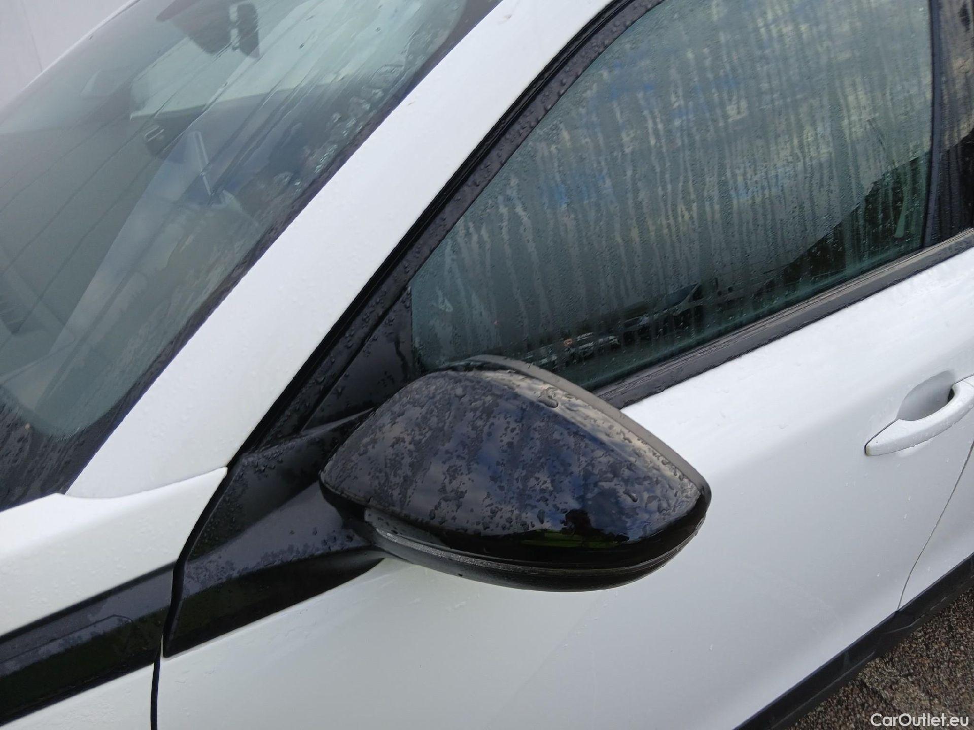  Peugeot  2008 PEUGEOT  / 2019 / 5P / todoterreno Active Puretech 100 S&S BVM6 #10