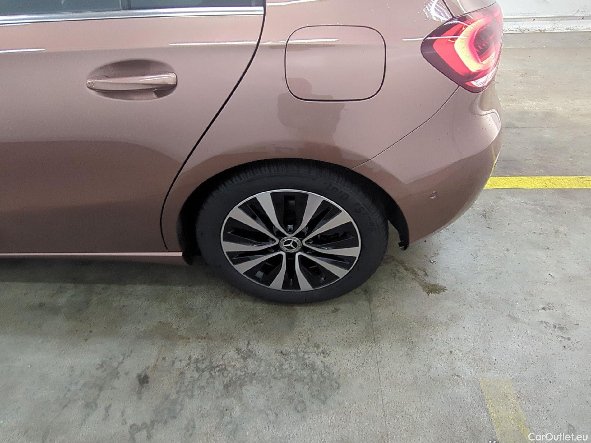  Mercedes  A-Klasse MERCEDES-BENZ Classe A Compact / 2018 / 5P / Berline A 180 Business Line 7G-DCT #3