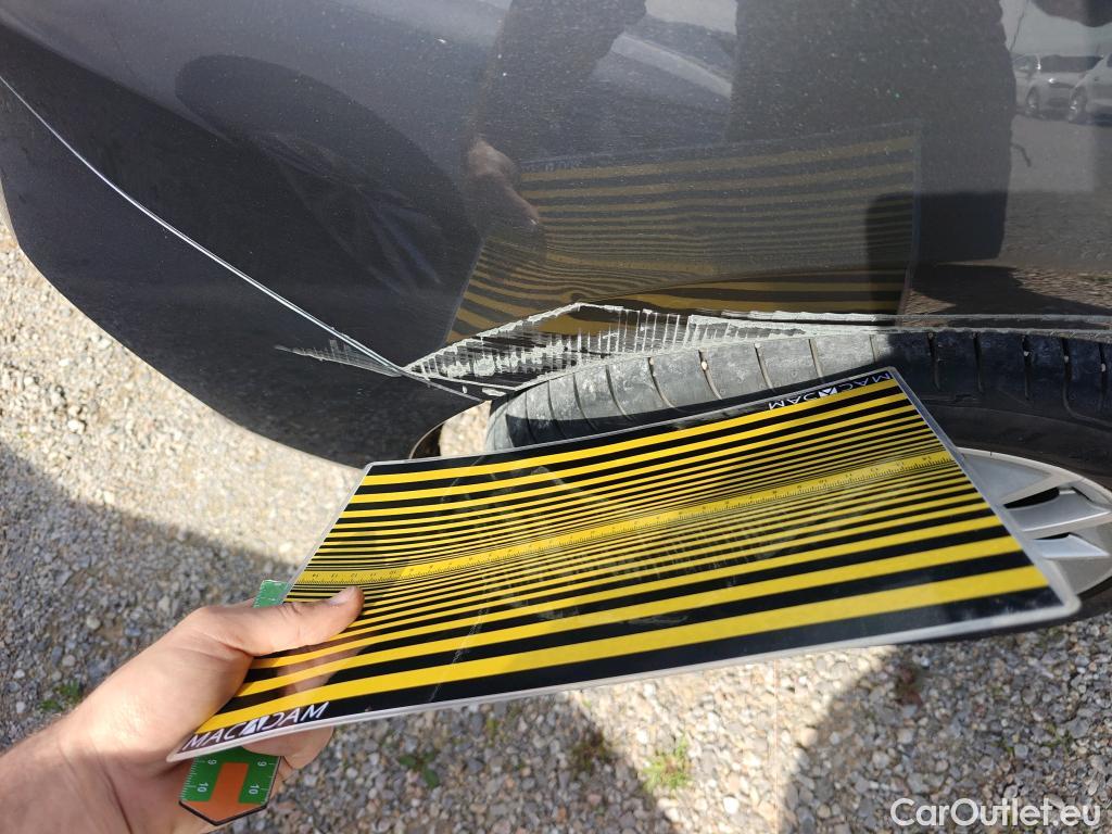  Bmw  Serie 1 BMW  / 2019 / 5P / berlina con portón 118i #4