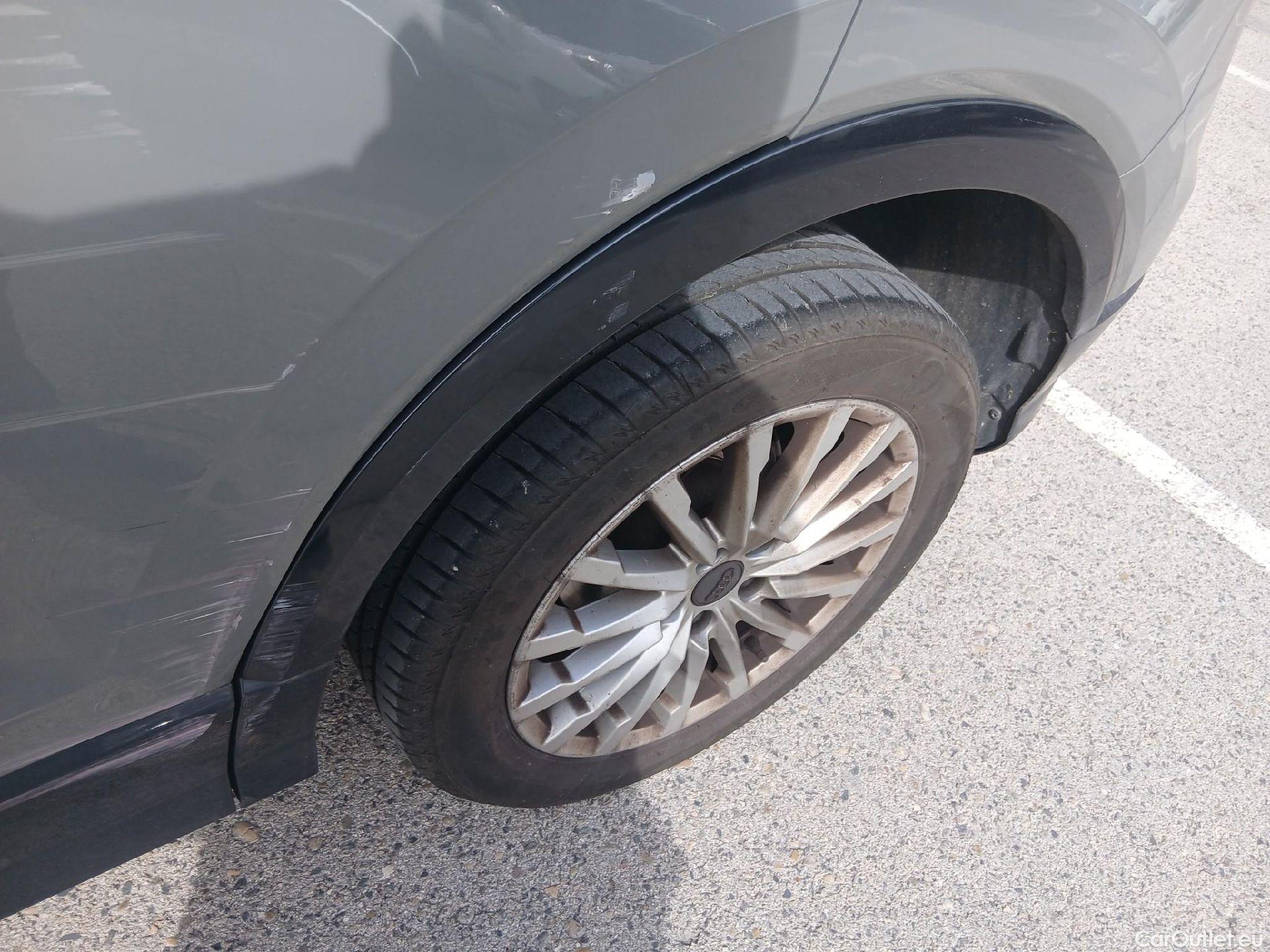  Audi  Q2 AUDI  / 2016 / 5P / todoterreno Design 30 TFSI 85kW (116CV) #28