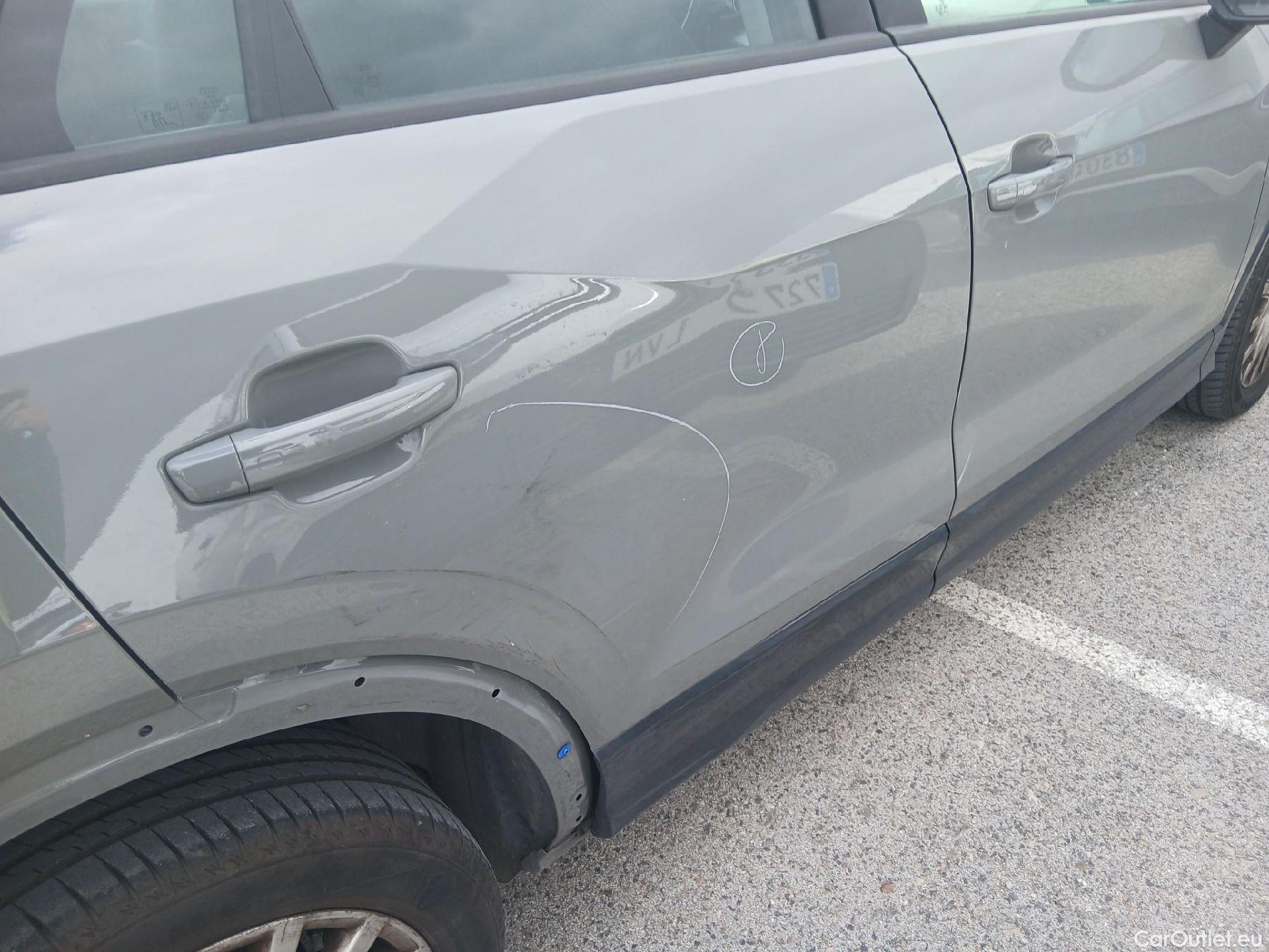  Audi  Q2 AUDI  / 2016 / 5P / todoterreno Design 30 TFSI 85kW (116CV) #38