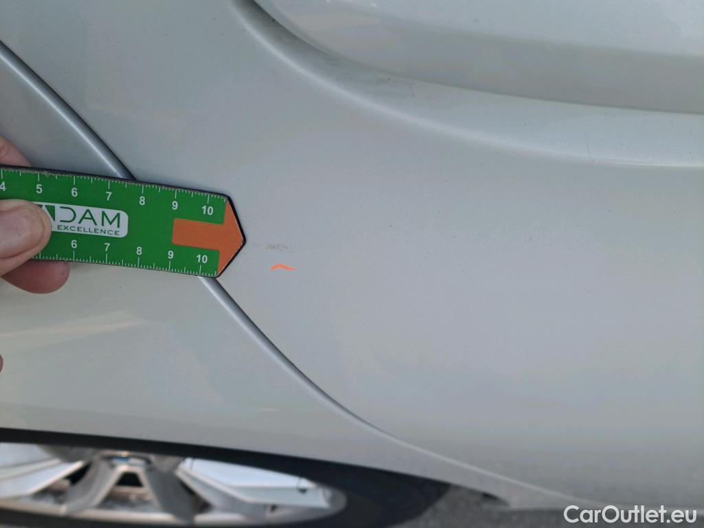  Bmw  Serie 3 BMW  / 2018 / 4P / sedán 320d Auto. #17