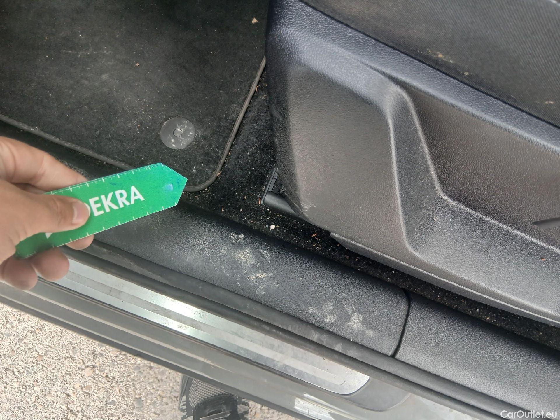  Audi  Q2 AUDI  / 2016 / 5P / todoterreno Design 30 TFSI 85kW (116CV) #2