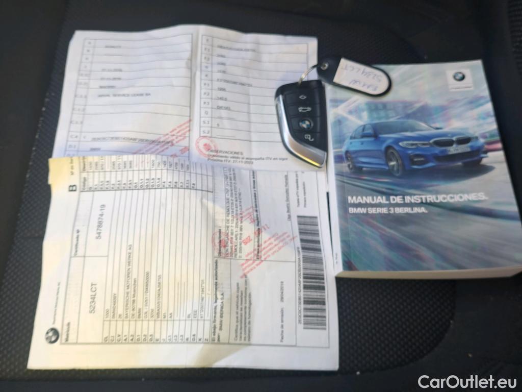  Bmw  Serie 3 BMW  / 2018 / 4P / sedán 320d Auto. #1