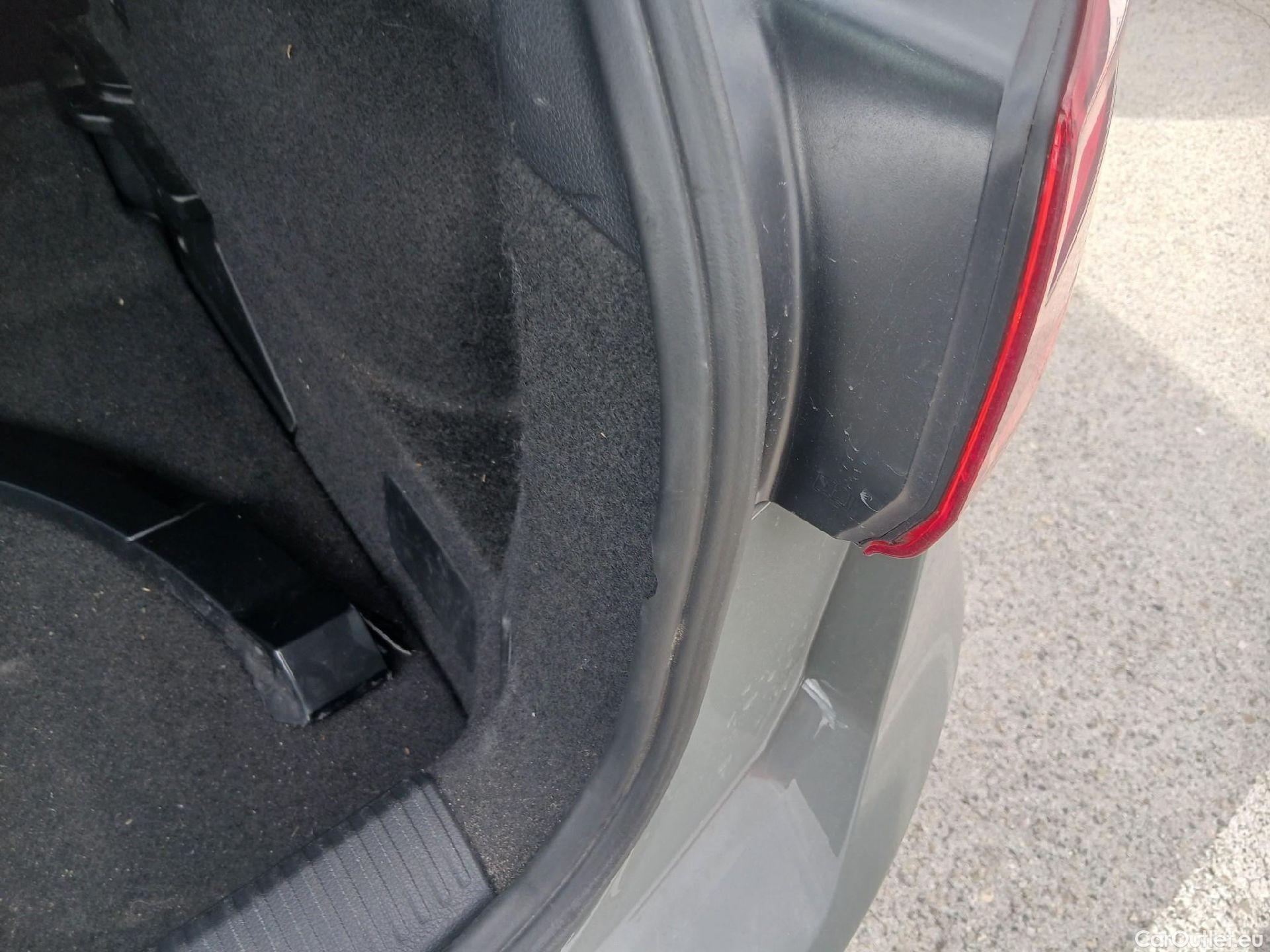  Audi  Q2 AUDI  / 2016 / 5P / todoterreno Design 30 TFSI 85kW (116CV) #3