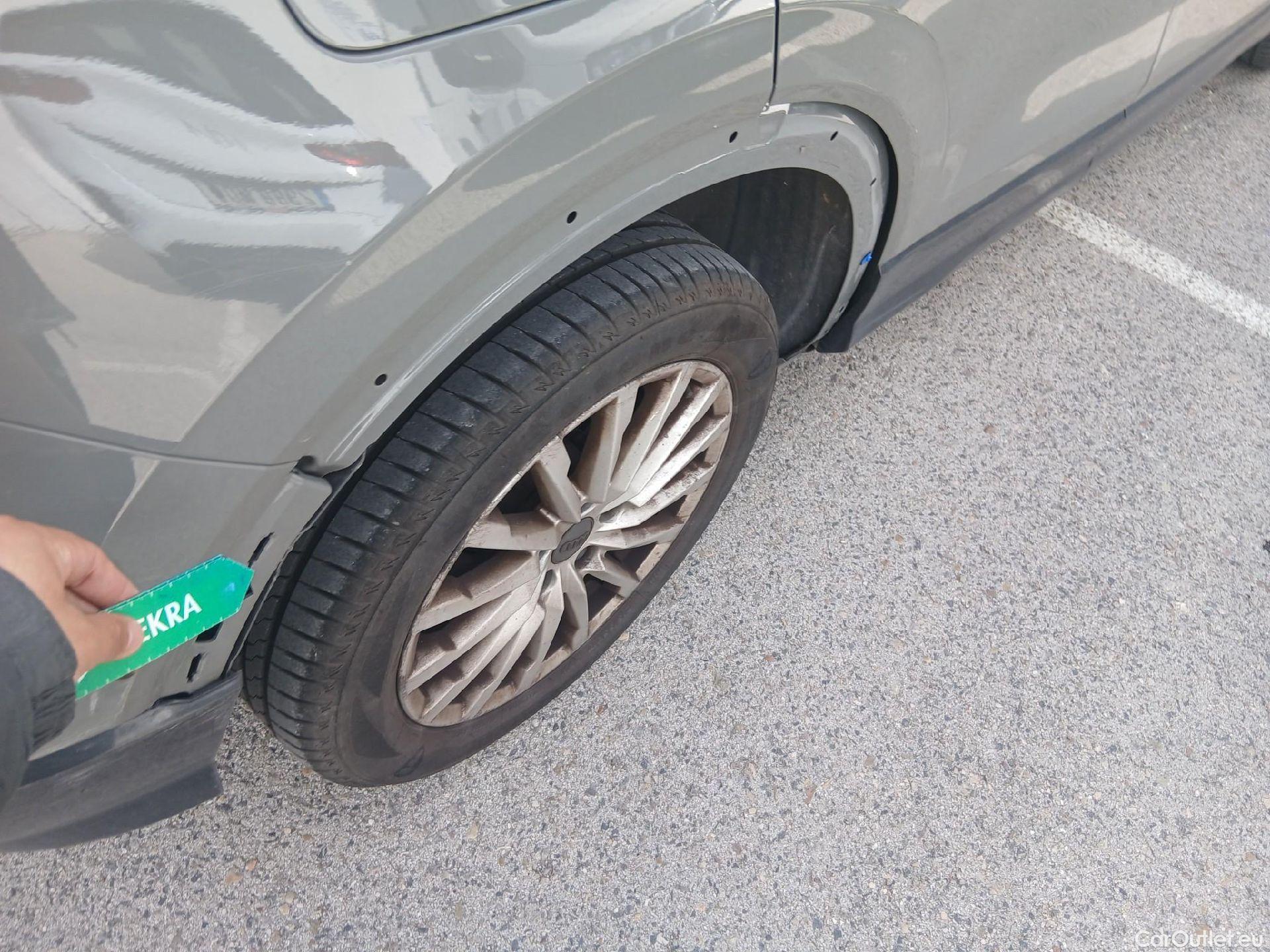  Audi  Q2 AUDI  / 2016 / 5P / todoterreno Design 30 TFSI 85kW (116CV) #36