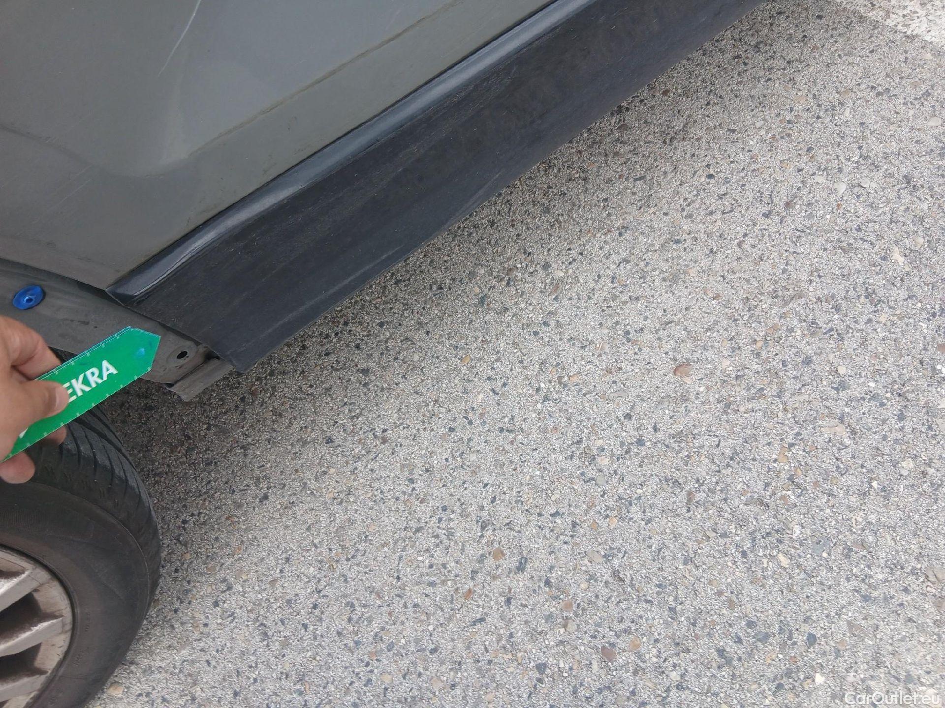  Audi  Q2 AUDI  / 2016 / 5P / todoterreno Design 30 TFSI 85kW (116CV) #40