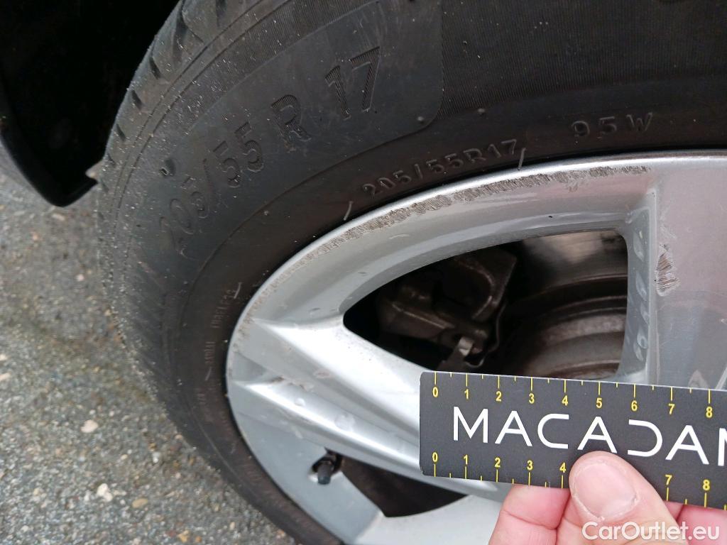  Bmw  Serie 2 BMW  Active Tourer/2018/5P/monovolumen compacto 225xe iPerformance #20