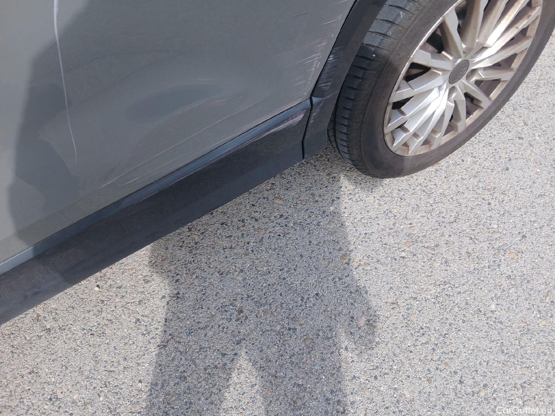  Audi  Q2 AUDI  / 2016 / 5P / todoterreno Design 30 TFSI 85kW (116CV) #25