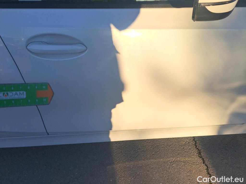  Bmw  Serie 3 BMW  / 2018 / 4P / sedán 320d Auto. #13