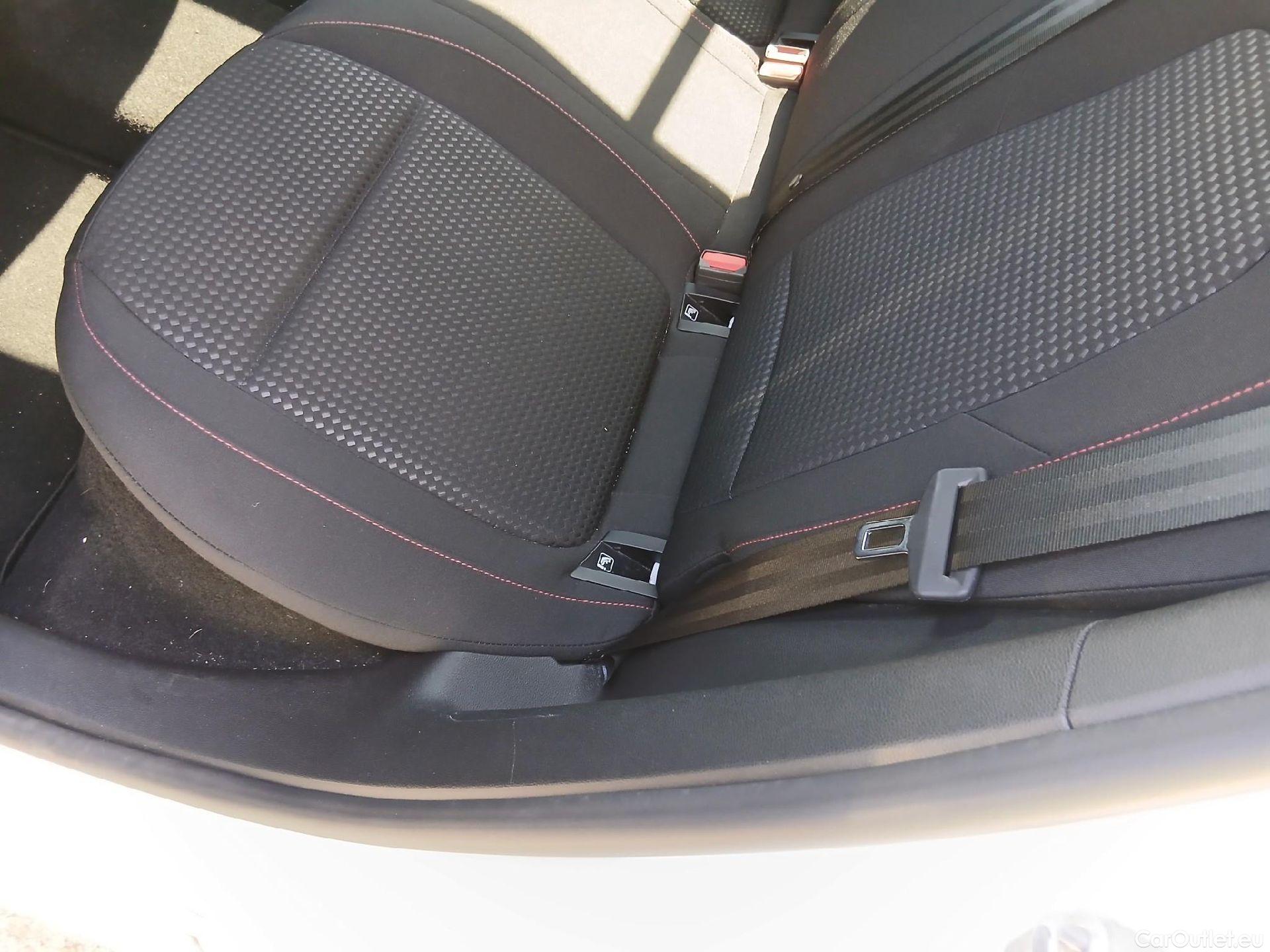  Ford  Focus FORD  / 2018 / 5P / berlina con portón 1.0 Ecoboost MHEV 92kW ST-Line #26