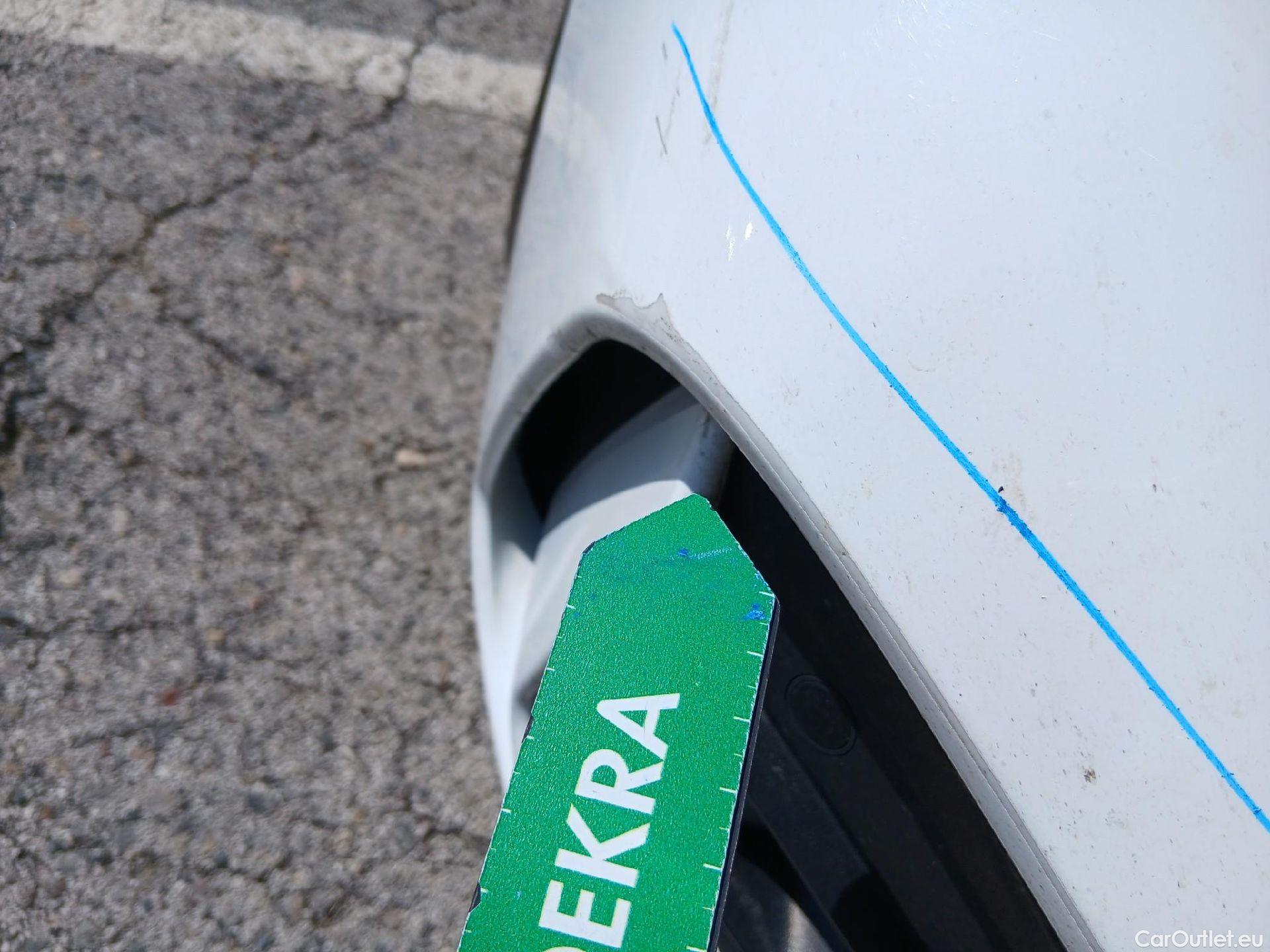  Ford  Focus FORD  / 2018 / 5P / berlina con portón 1.0 Ecoboost MHEV 92kW ST-Line #6