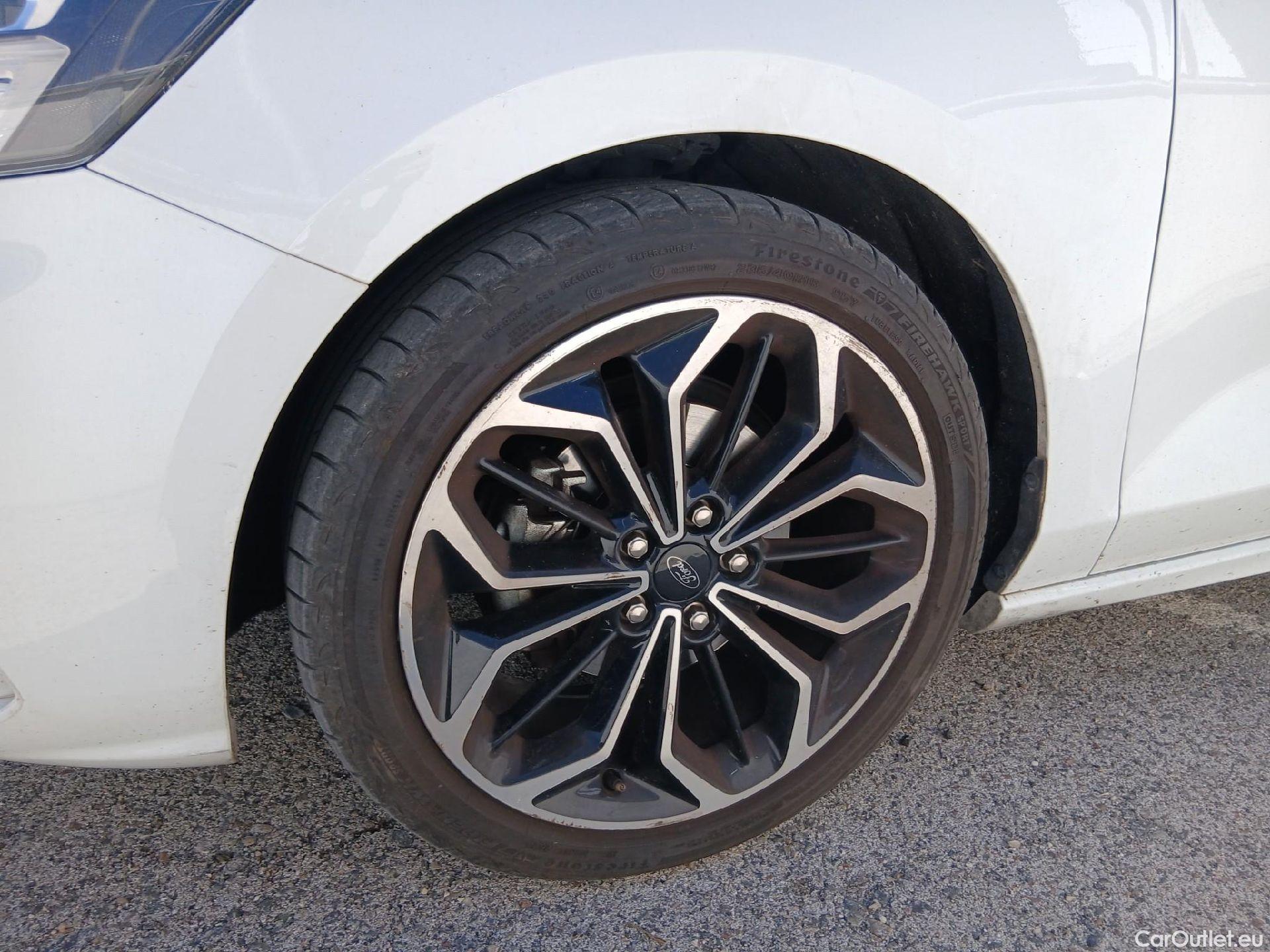  Ford  Focus FORD  / 2018 / 5P / berlina con portón 1.0 Ecoboost MHEV 92kW ST-Line #13