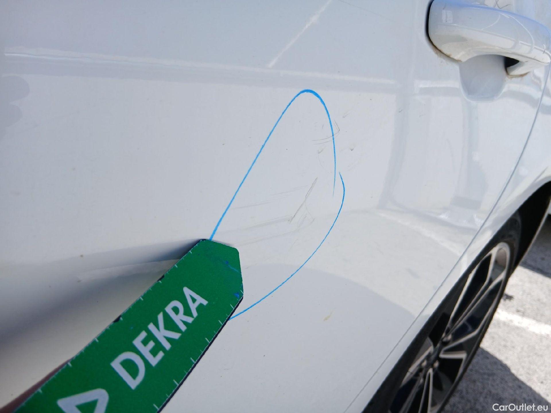  Ford  Focus FORD  / 2018 / 5P / berlina con portón 1.0 Ecoboost MHEV 92kW ST-Line #17