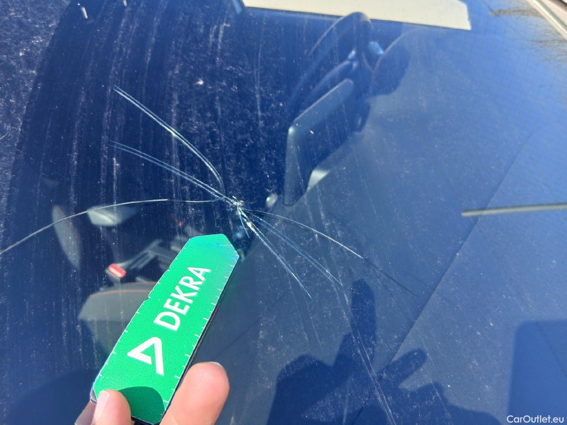  Ford  Focus FORD  / 2018 / 5P / berlina con portón 1.0 Ecoboost MHEV 92kW ST-Line #4