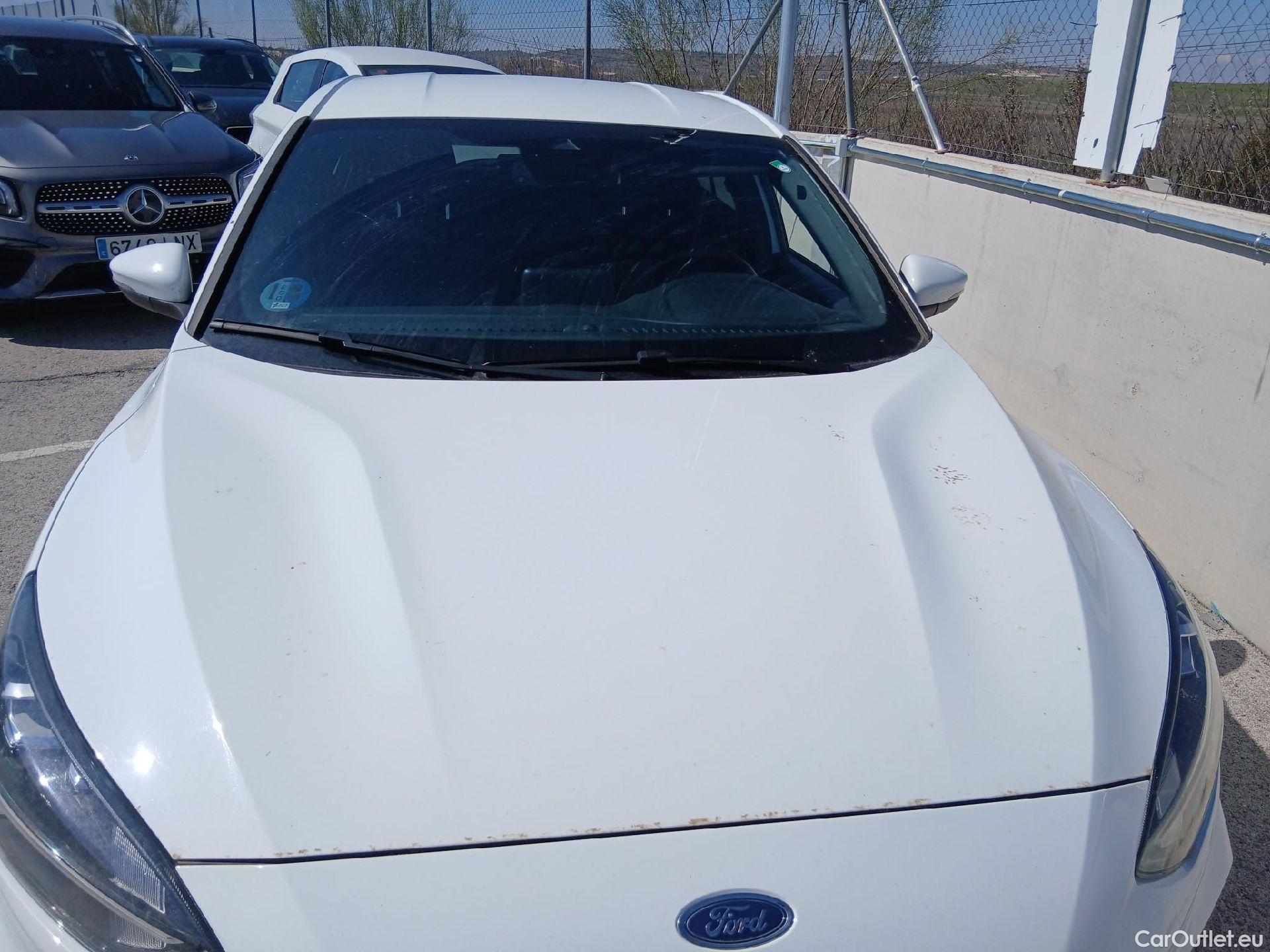  Ford  Focus FORD  / 2018 / 5P / berlina con portón 1.0 Ecoboost MHEV 92kW ST-Line #11