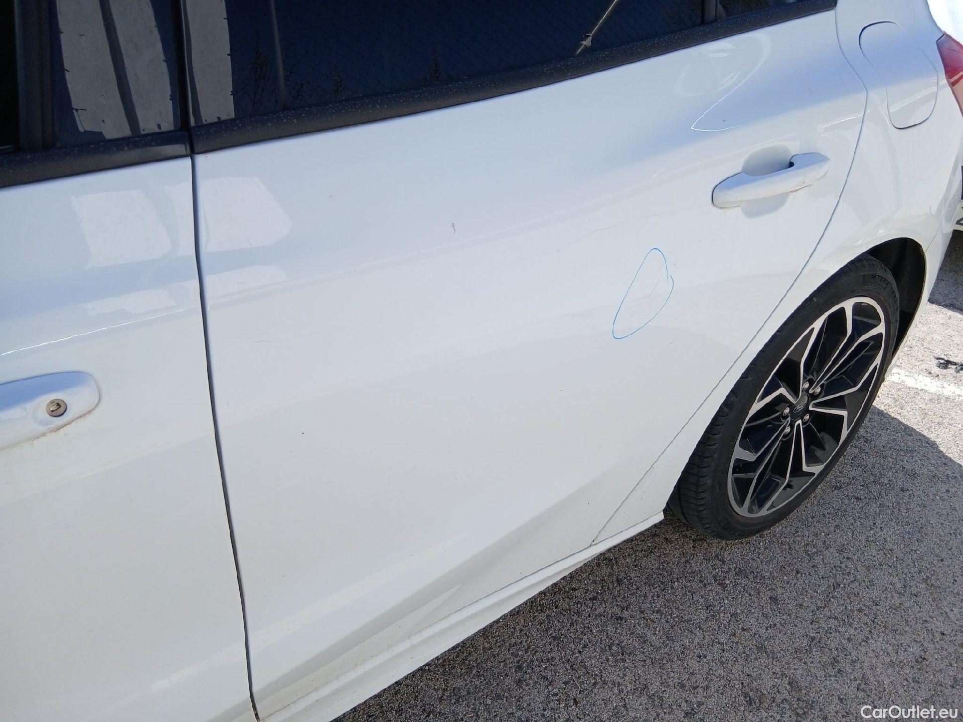  Ford  Focus FORD  / 2018 / 5P / berlina con portón 1.0 Ecoboost MHEV 92kW ST-Line #16