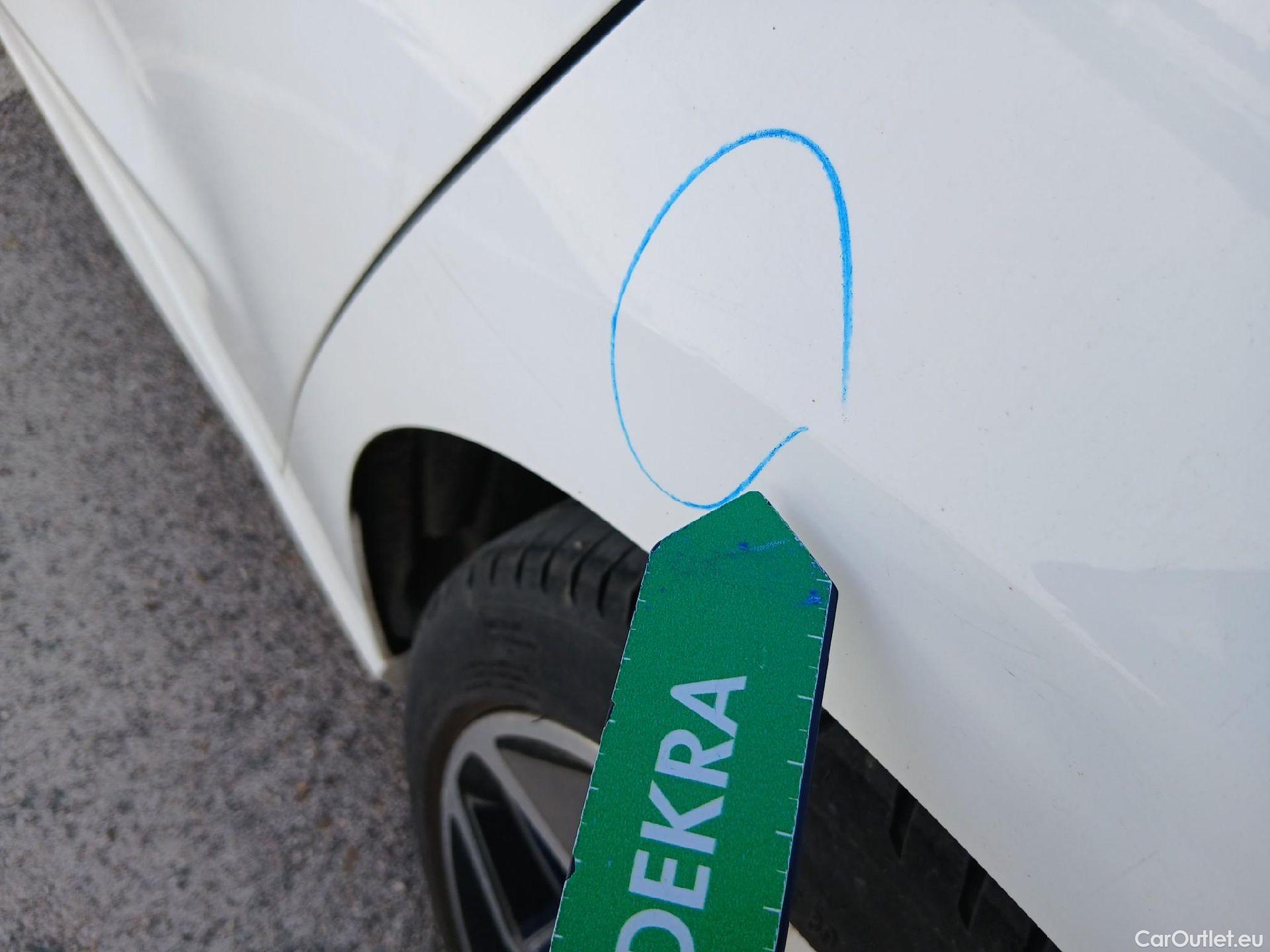  Ford  Focus FORD  / 2018 / 5P / berlina con portón 1.0 Ecoboost MHEV 92kW ST-Line #19