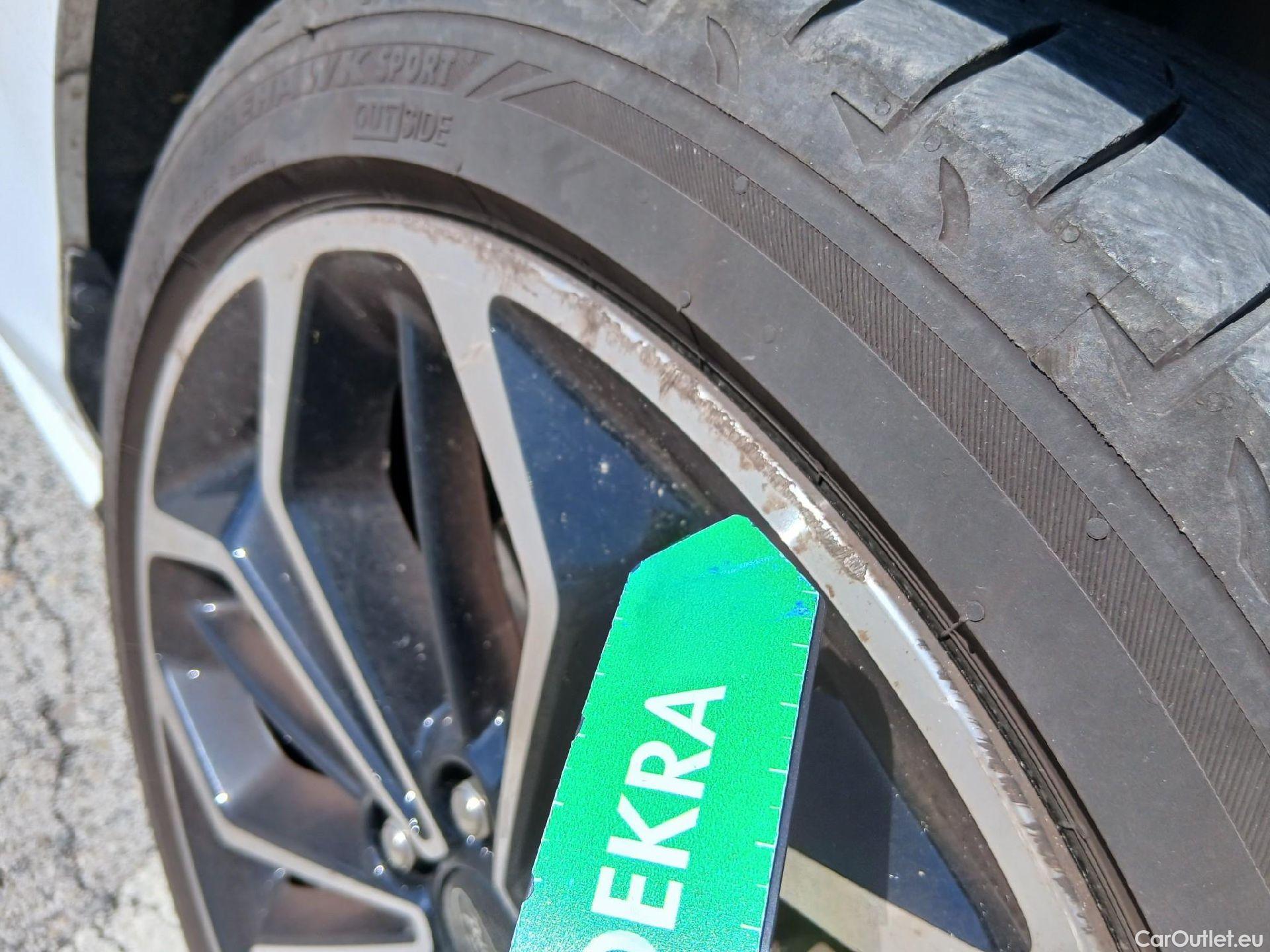  Ford  Focus FORD  / 2018 / 5P / berlina con portón 1.0 Ecoboost MHEV 92kW ST-Line #47