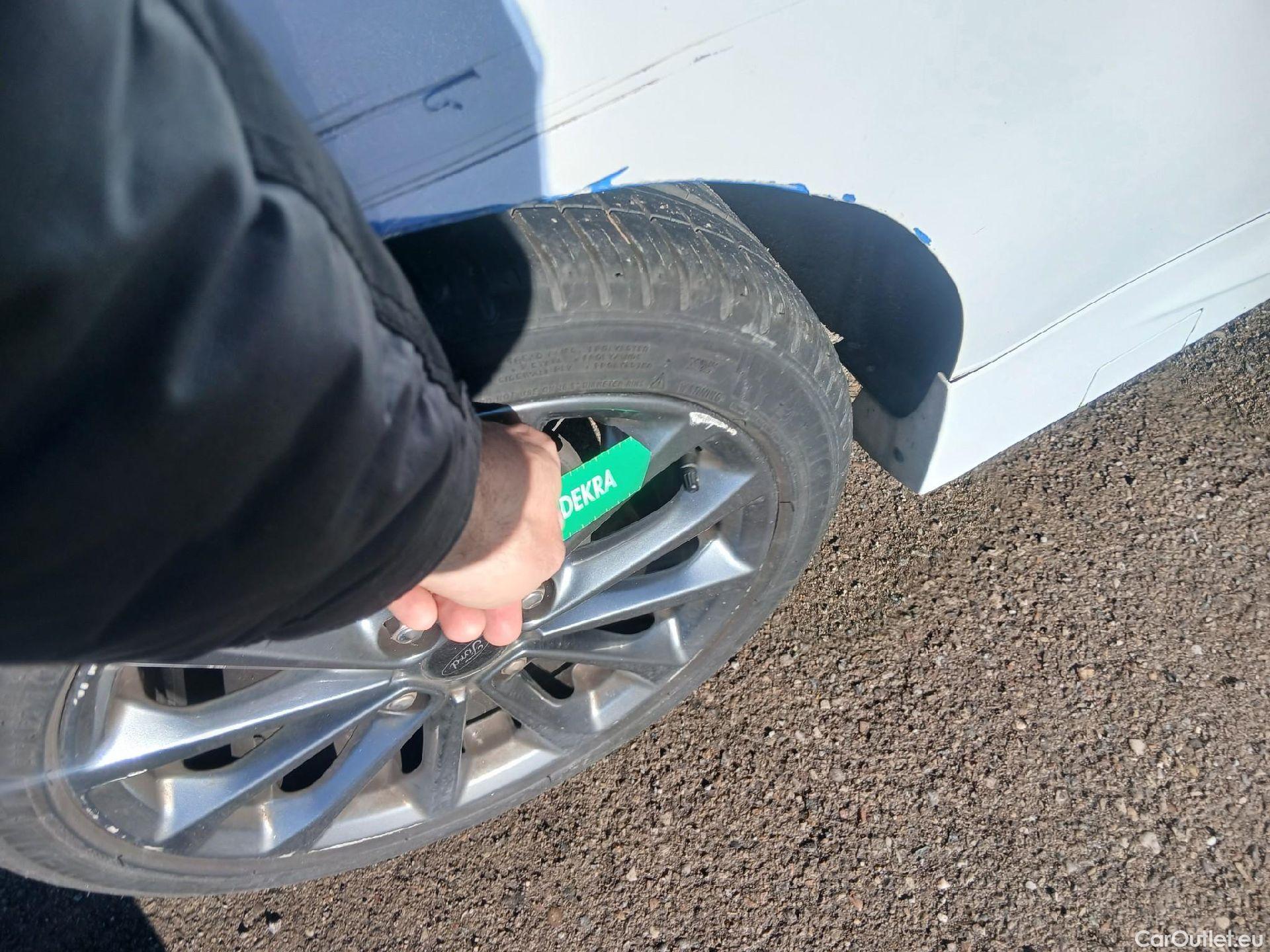  Ford  Fiesta FORD  3p 6G berlina con portón 1.5 TDCi 70kW (95CV) ST-Line 3p #30