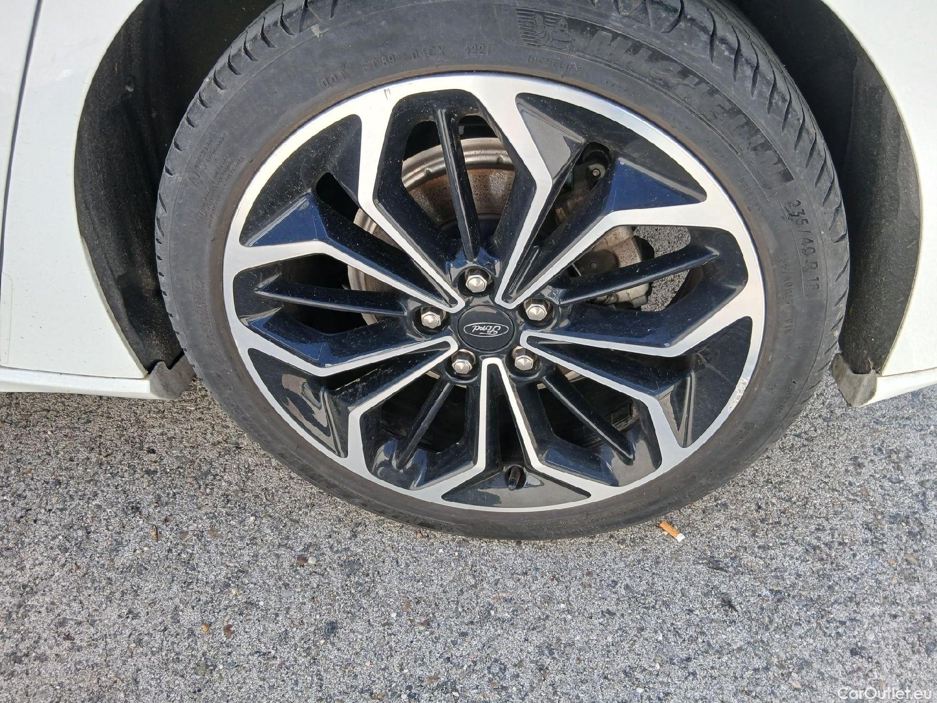  Ford  Focus FORD  / 2018 / 5P / berlina con portón 1.0 Ecoboost MHEV 92kW ST-Line #23