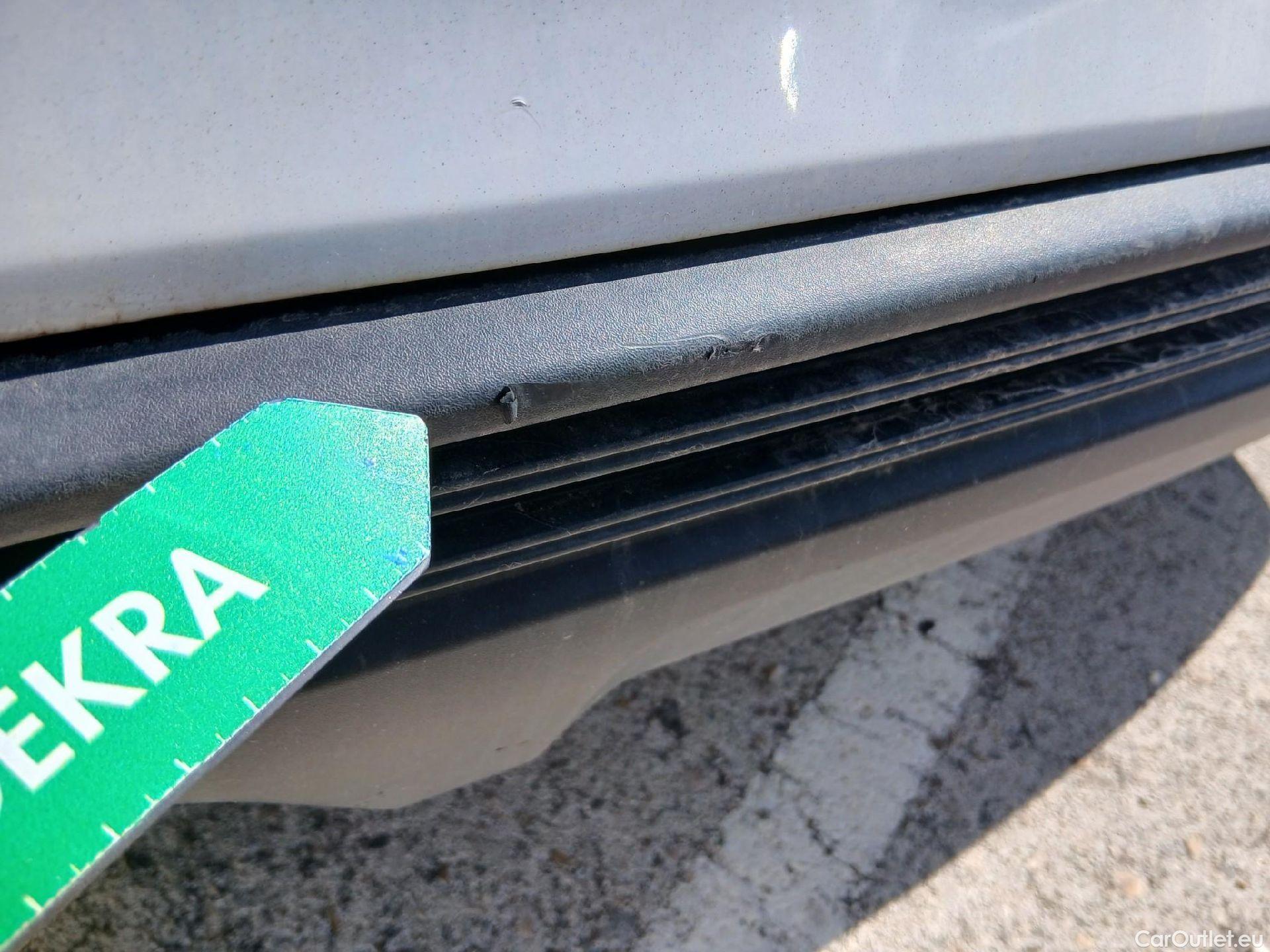  Ford  Focus FORD  / 2018 / 5P / berlina con portón 1.0 Ecoboost MHEV 92kW ST-Line #31