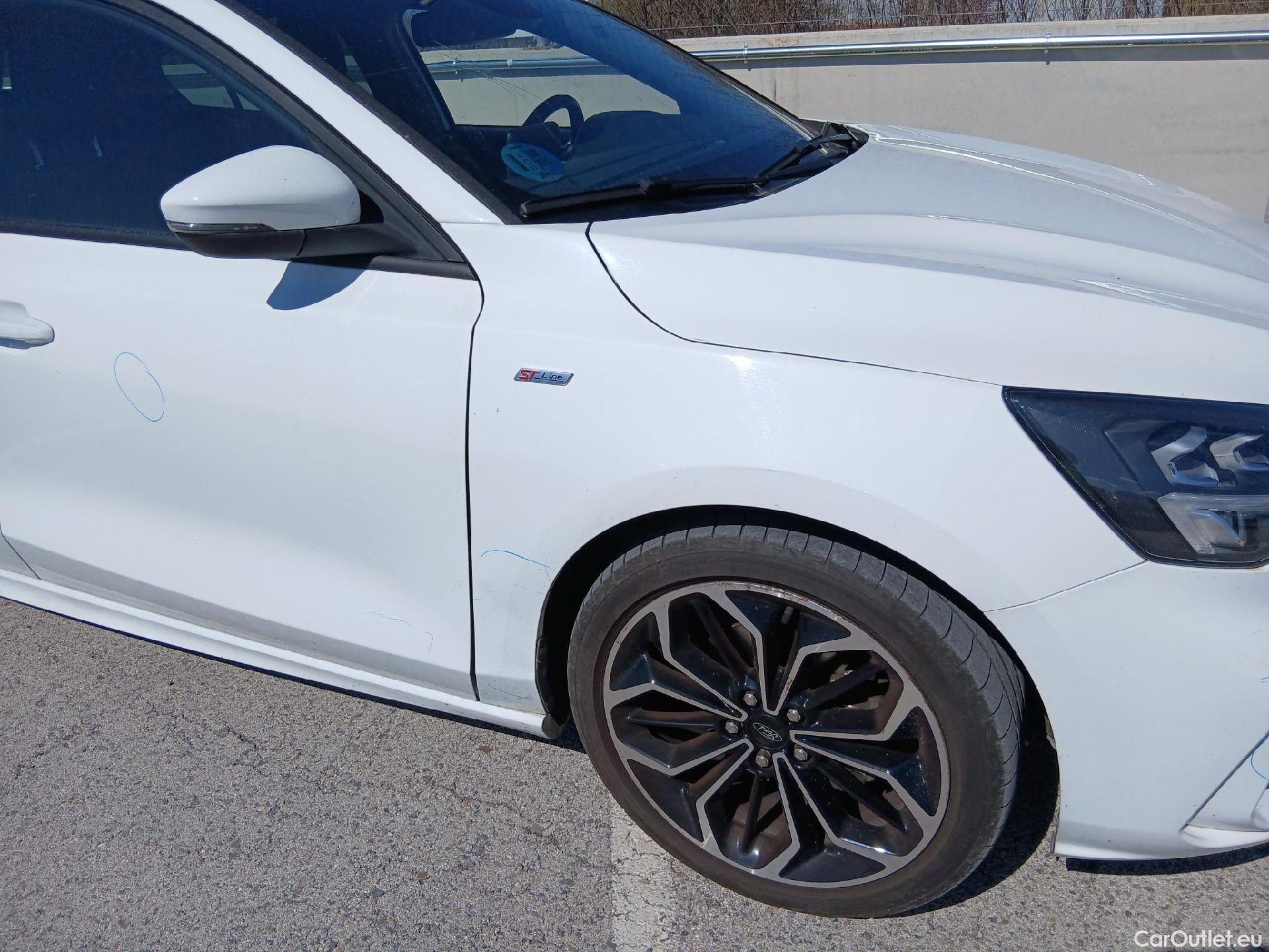  Ford  Focus FORD  / 2018 / 5P / berlina con portón 1.0 Ecoboost MHEV 92kW ST-Line #48