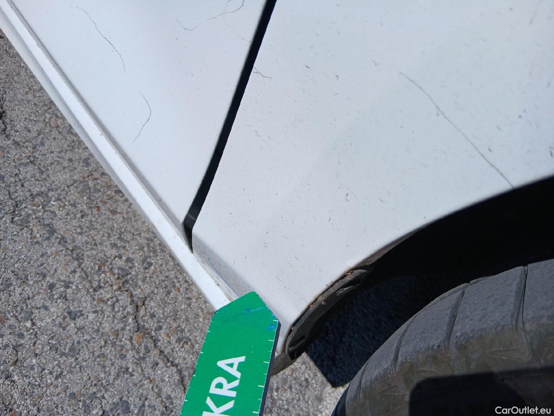  Ford  Focus FORD  / 2018 / 5P / berlina con portón 1.0 Ecoboost MHEV 92kW ST-Line #49