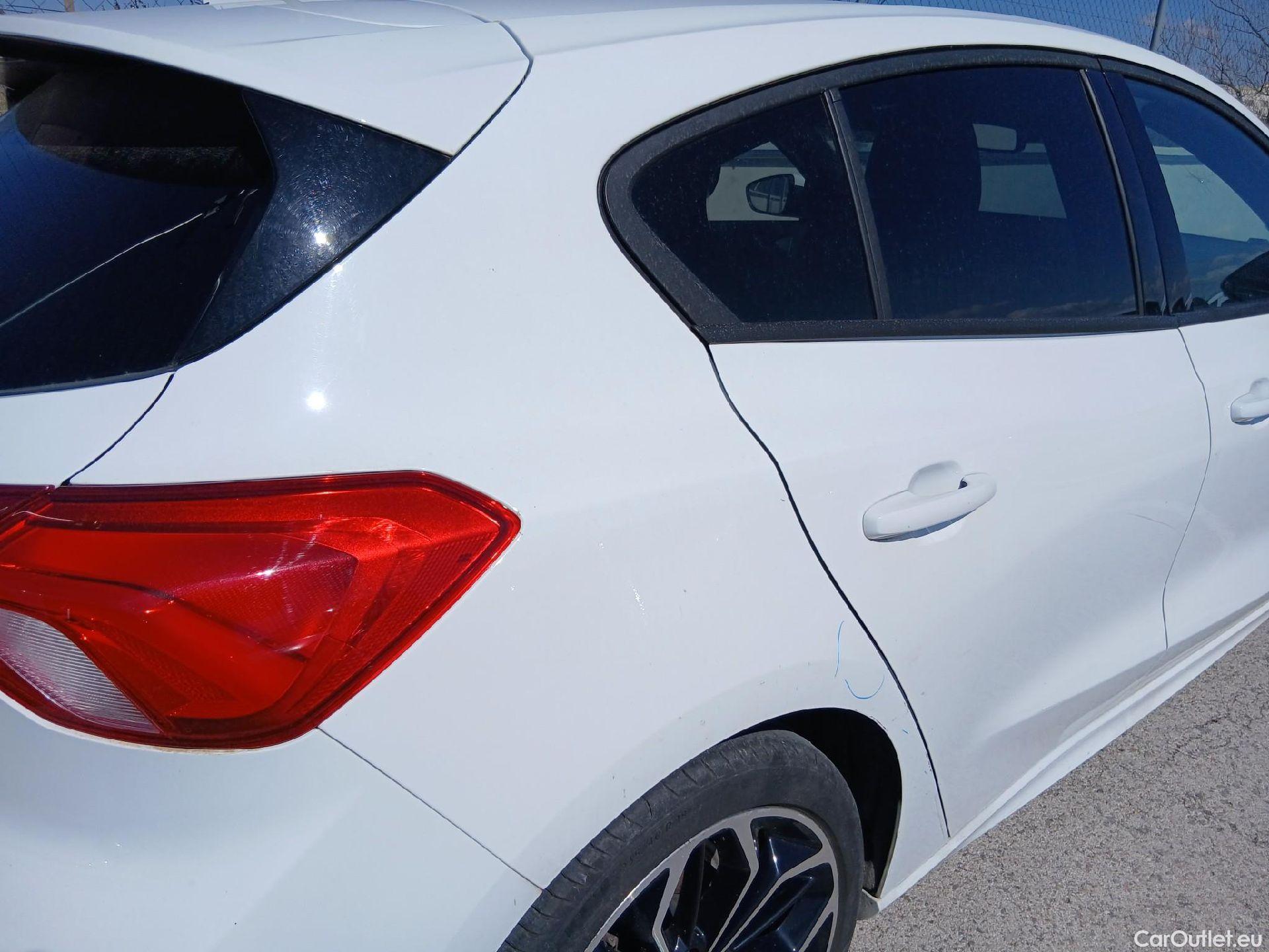  Ford  Focus FORD  / 2018 / 5P / berlina con portón 1.0 Ecoboost MHEV 92kW ST-Line #38