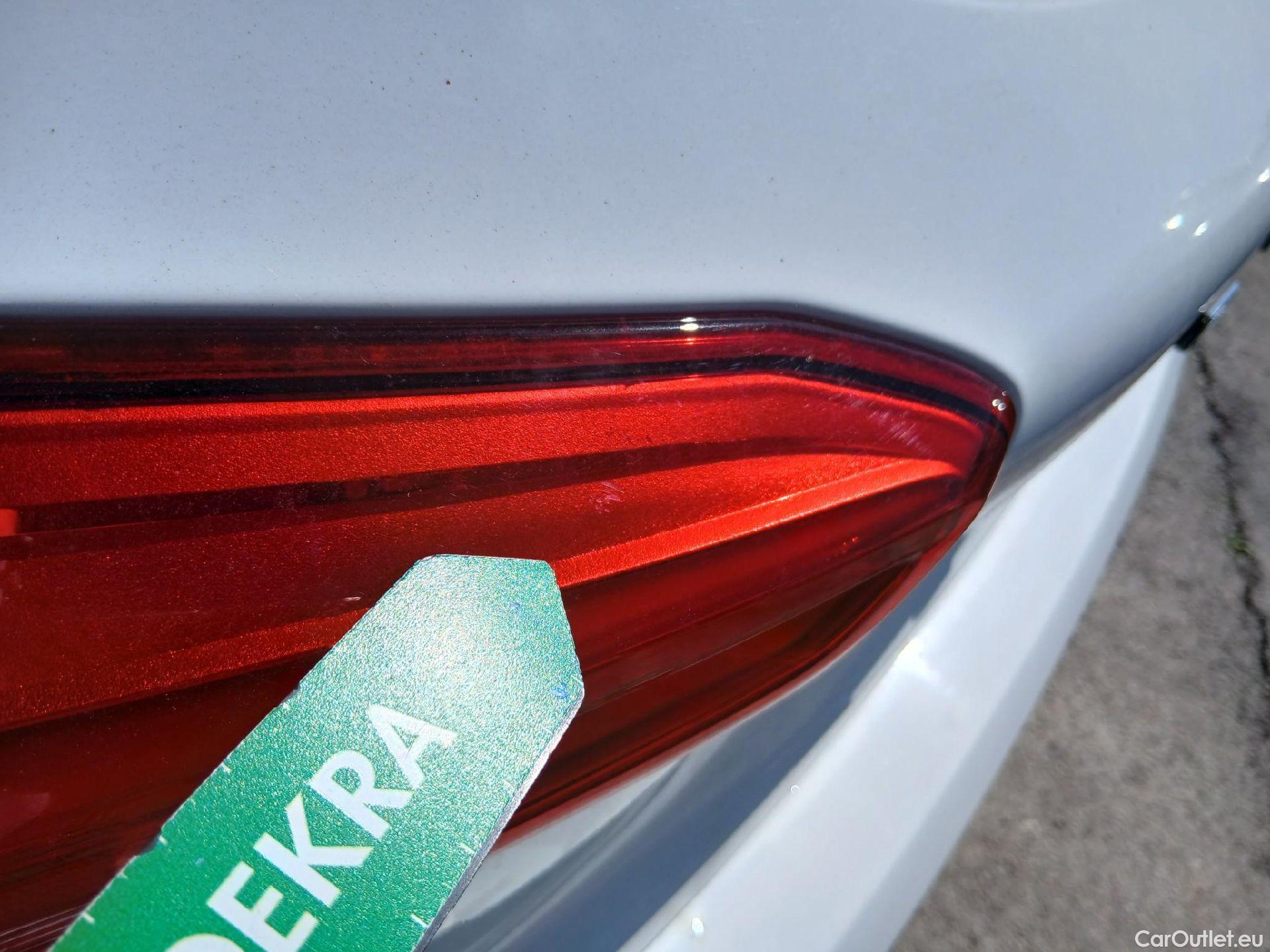  Ford  Focus FORD  / 2018 / 5P / berlina con portón 1.0 Ecoboost MHEV 92kW ST-Line #34